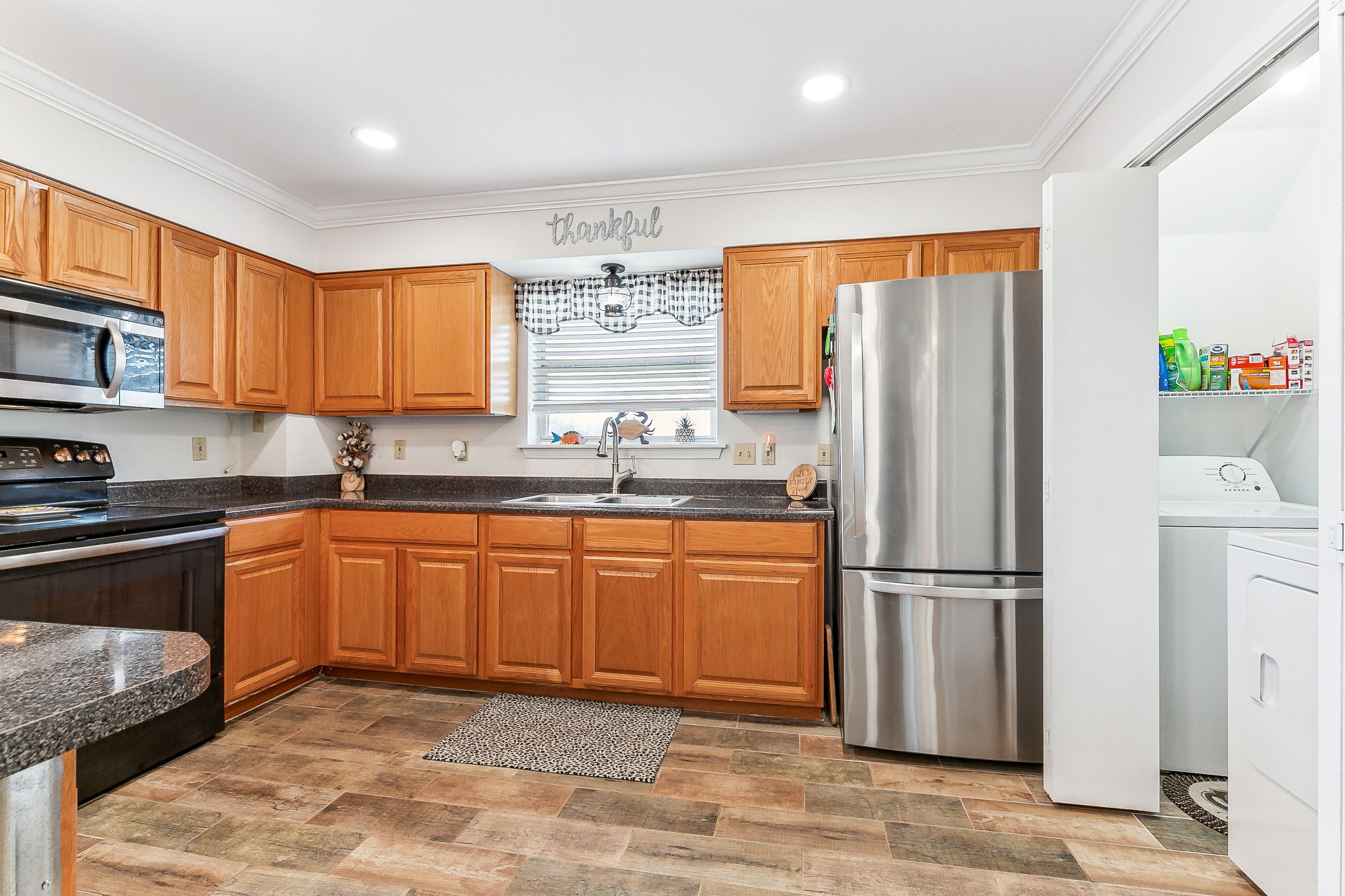 Laundry Area | Washer/Dryer | Hangers | Iron/Board | Trash Bags/Paper Towels