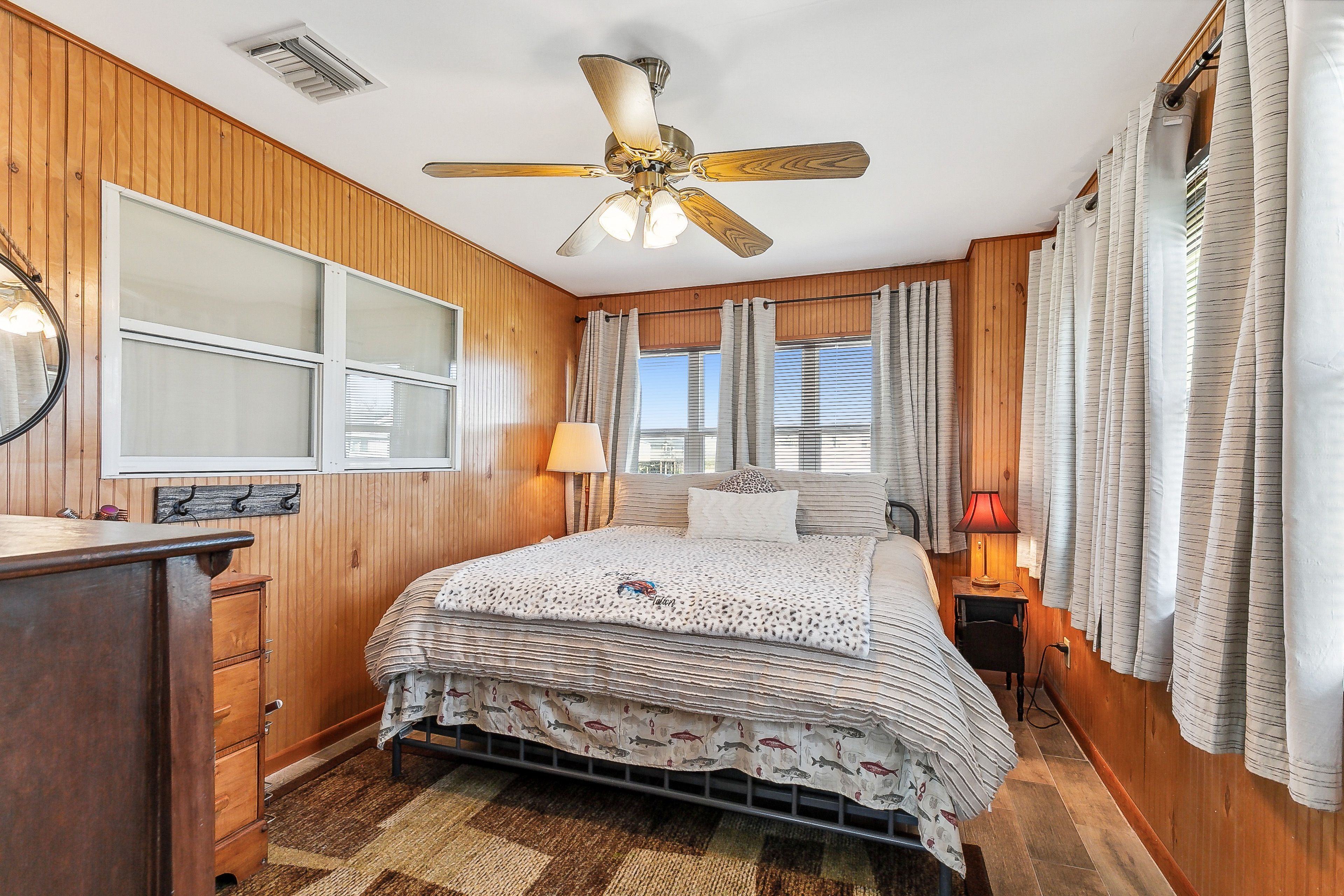 Bedroom 1 (Access via Bonus Room) | King Bed | Smart TV | Linens Provided