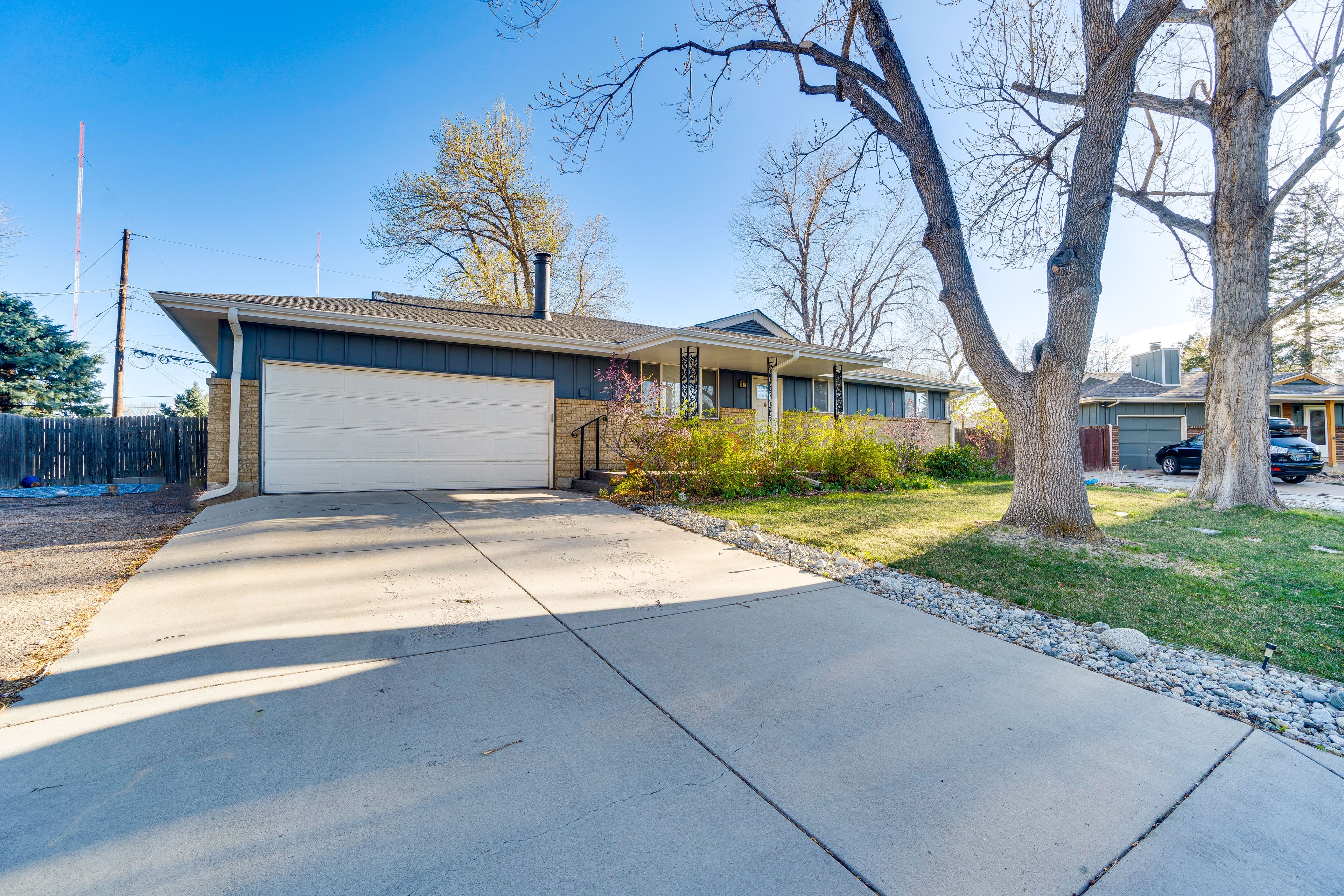 Parking | Garage (1 Vehicle) | Driveway (3 Vehicles) | RV/Trailer Parking