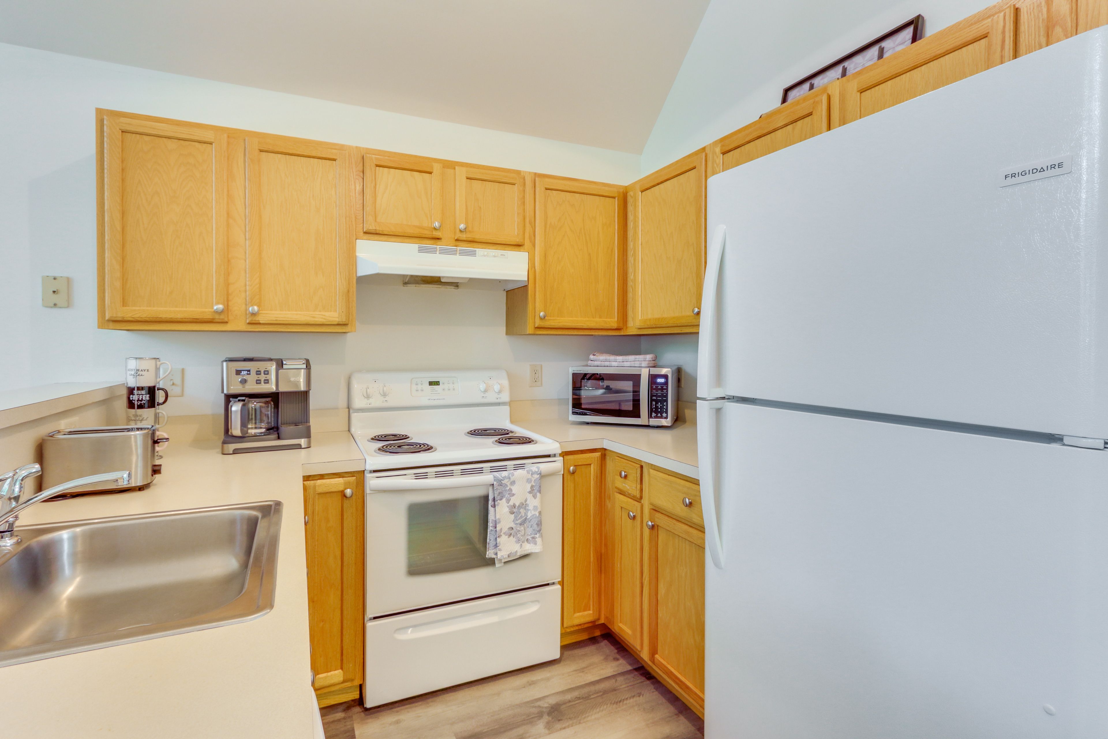 Kitchen | Keurig/Drip Coffee Maker | Toaster Oven | Cooking Basics