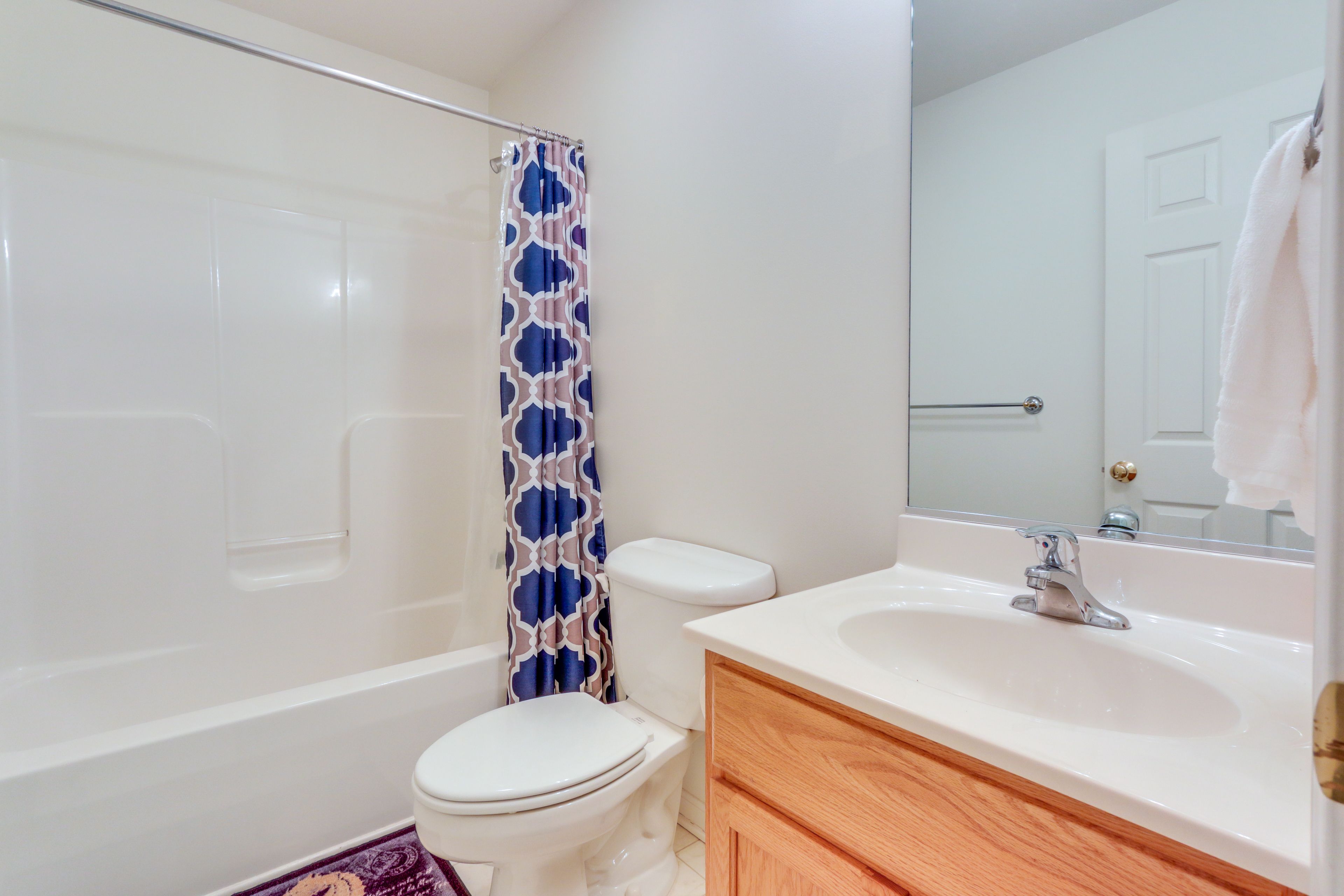 Full Bathroom | Complimentary Toiletries | Hair Dryer