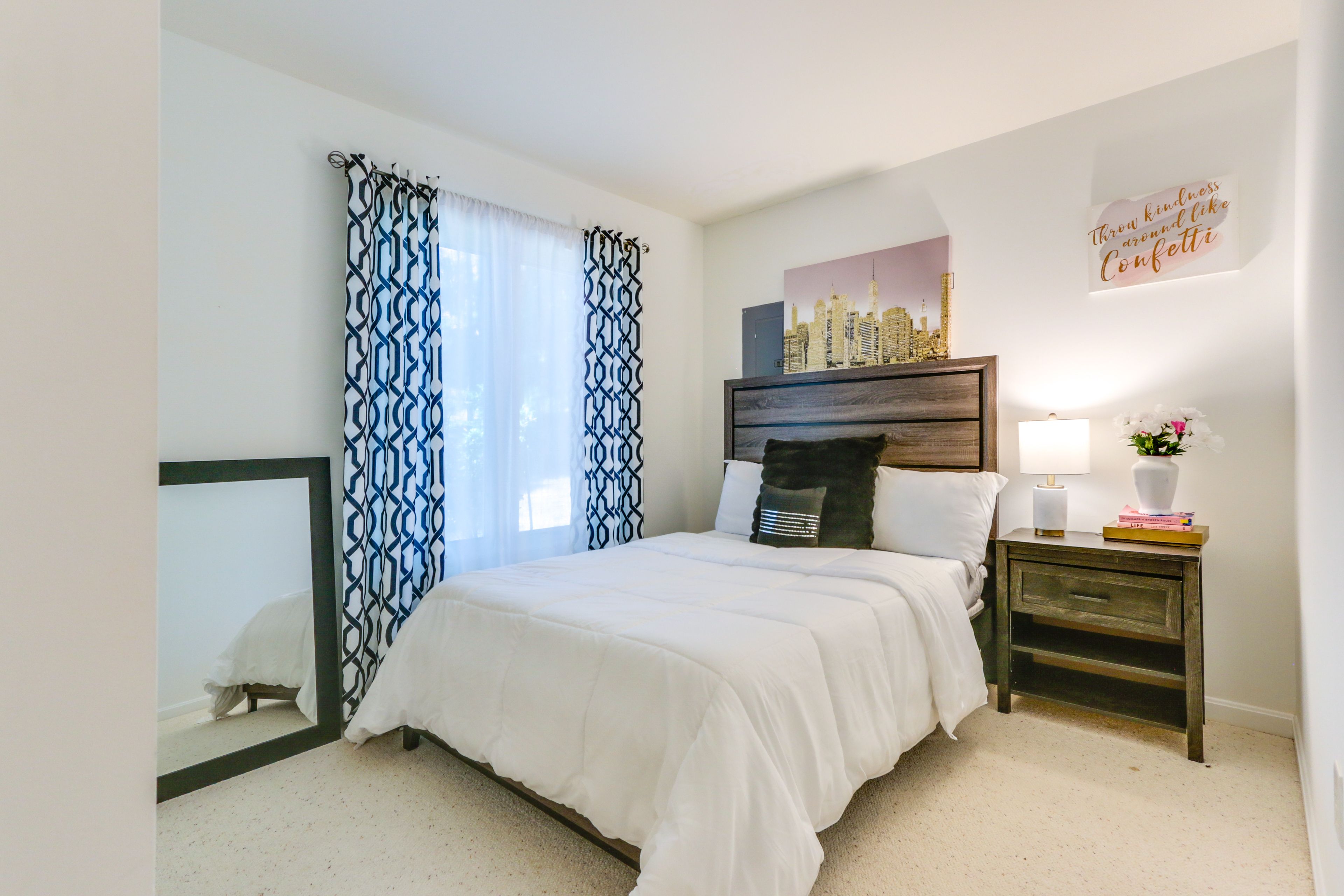 Bedroom 2 | Queen Bed