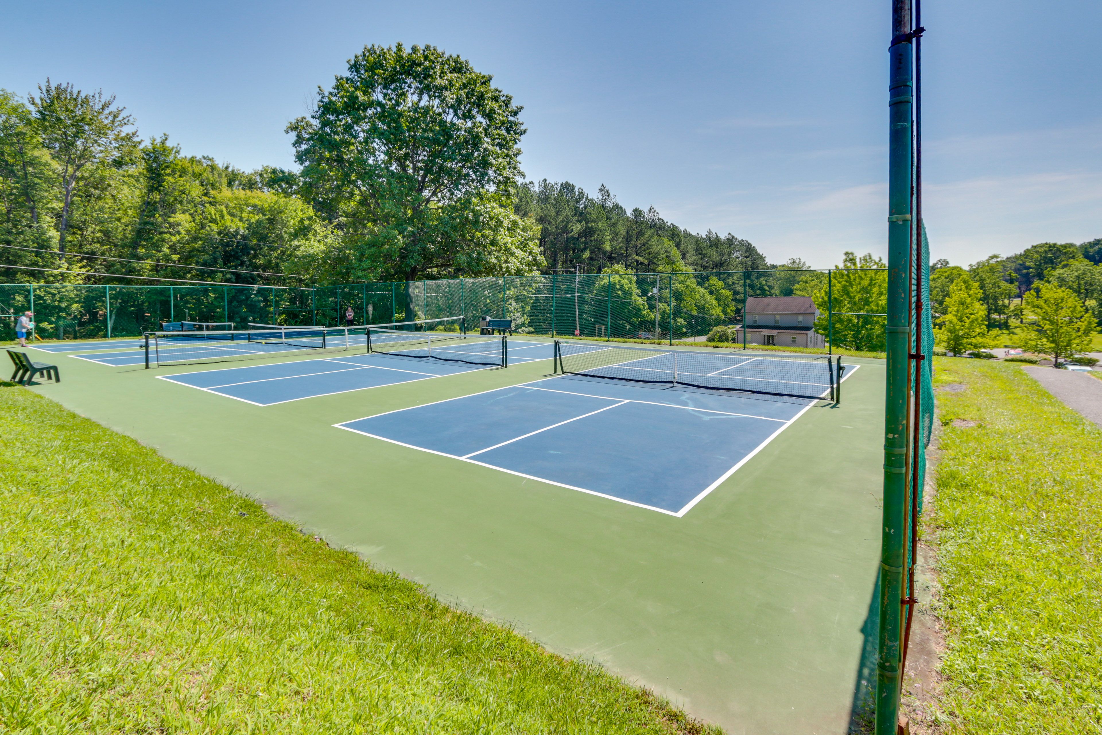 Outdoor Pickleball Courts