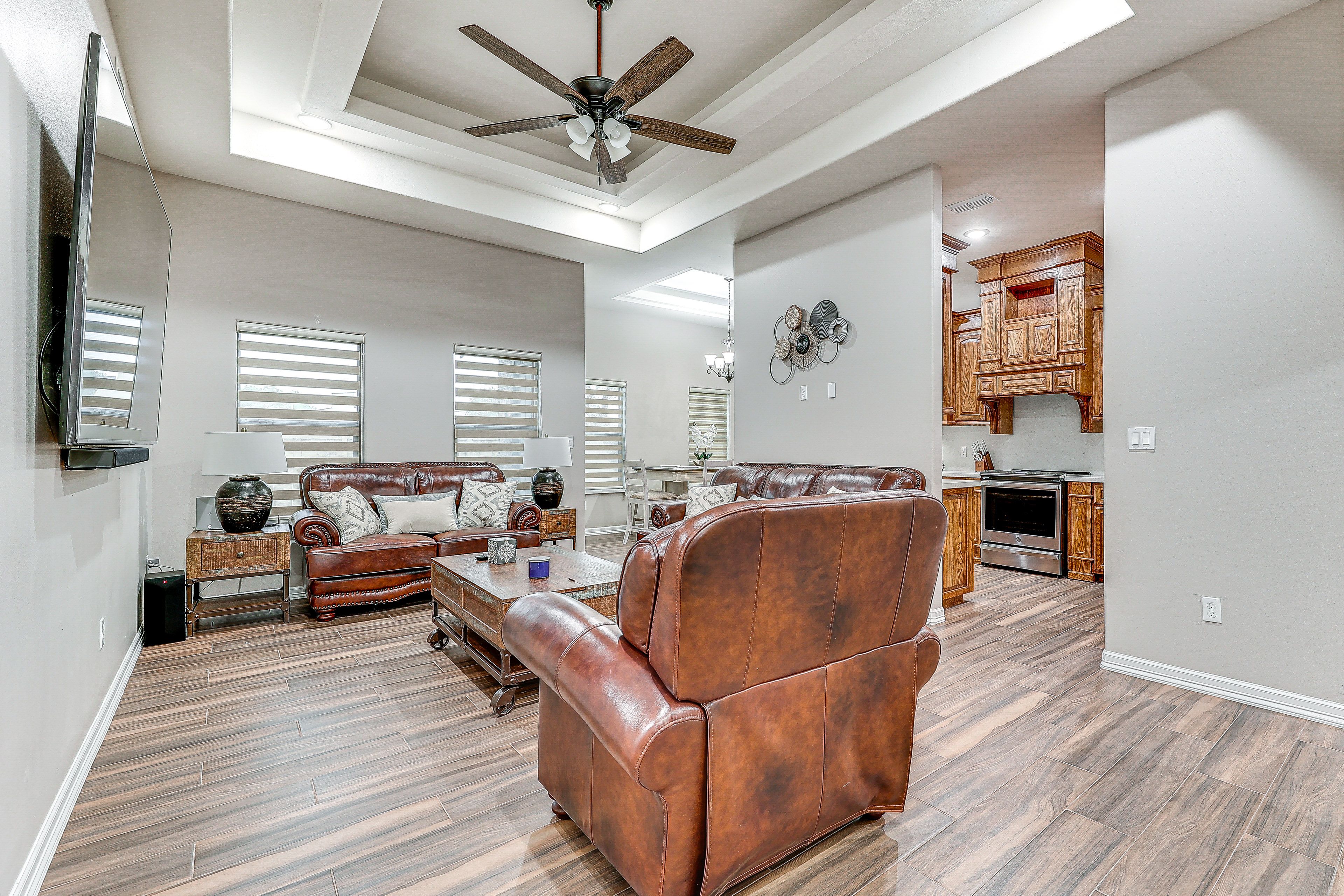 Living Room | Single-Story Home | Free WiFi