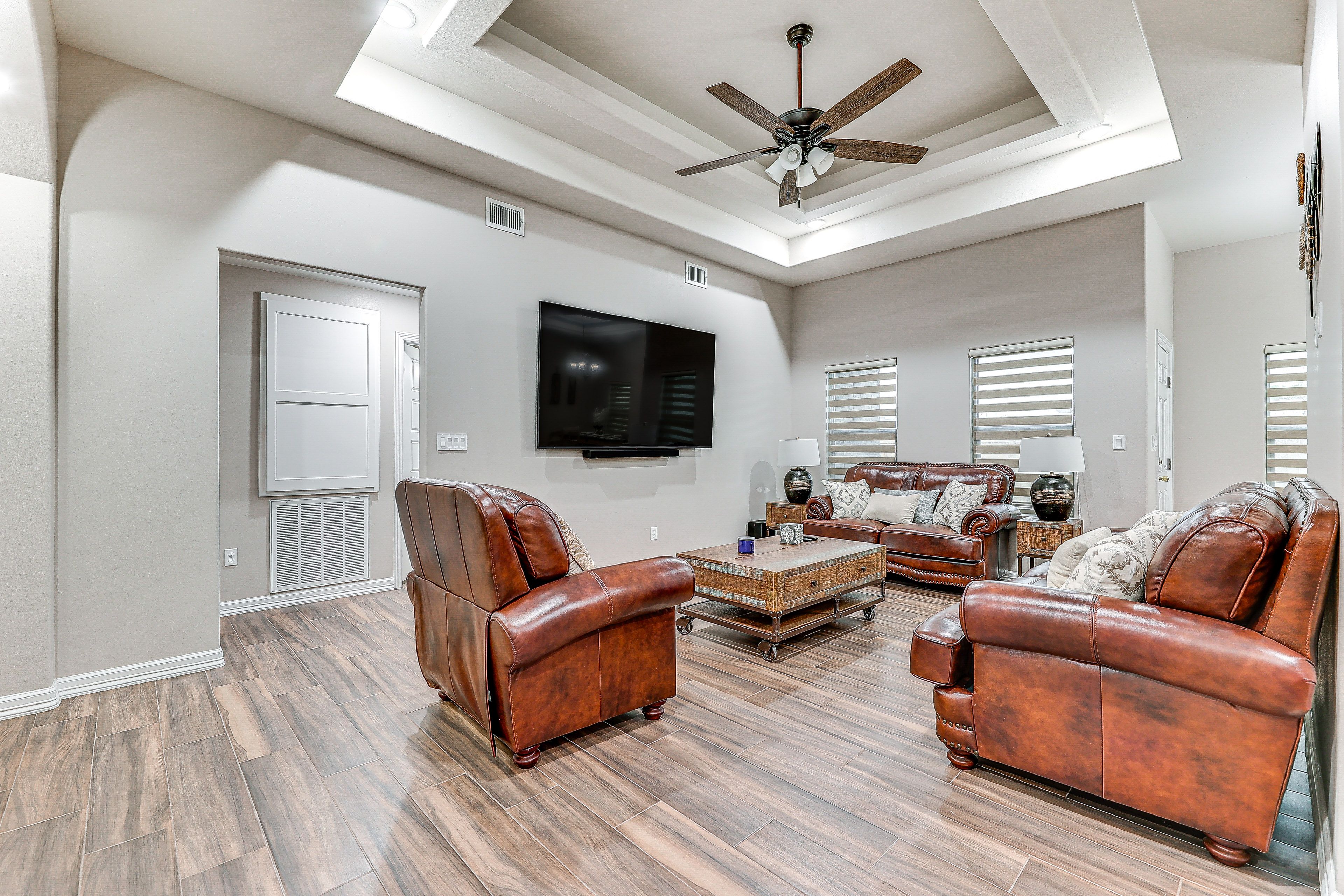 Living Room | Smart TV | Ceiling Fans