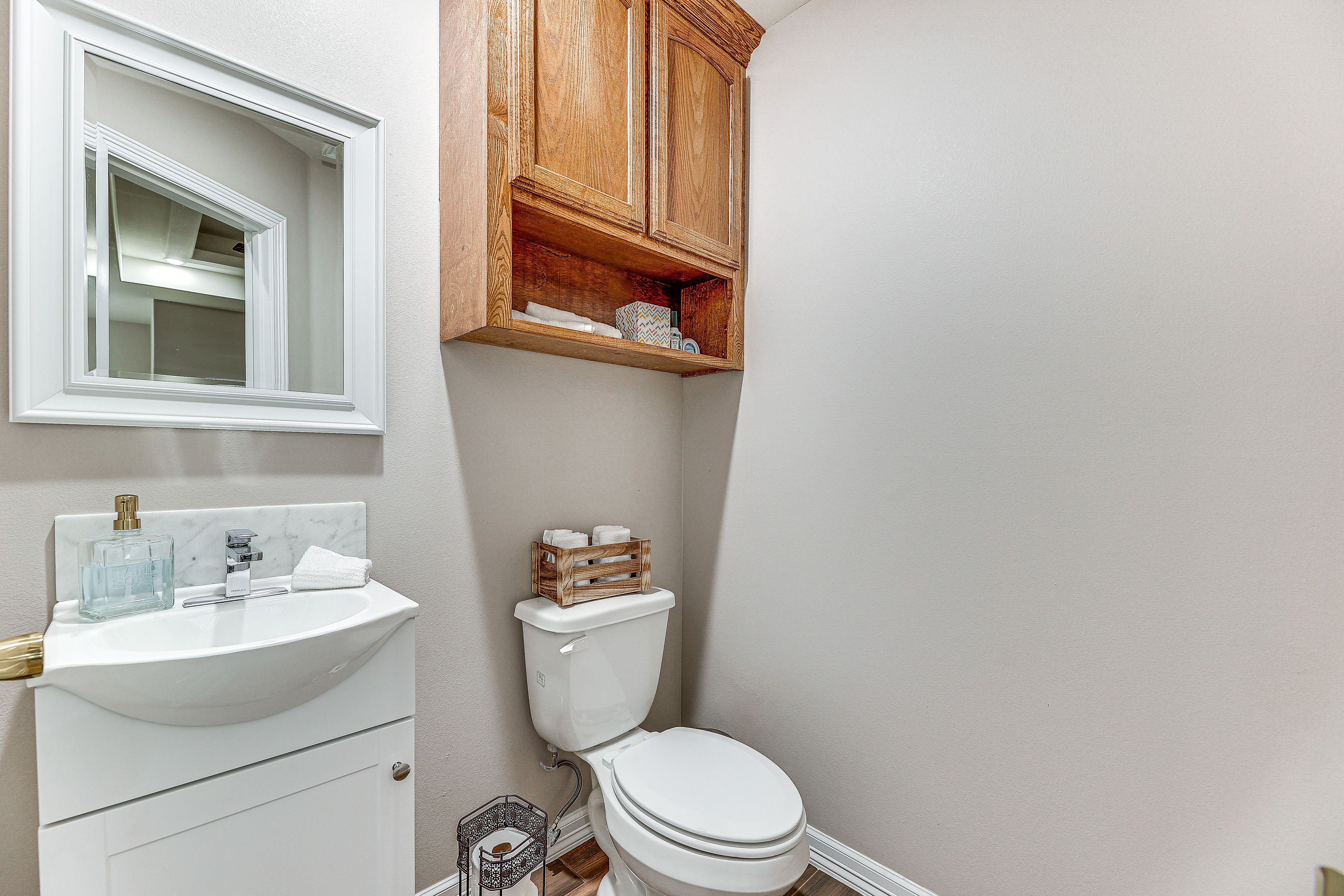 Half Bathroom | Towels Provided