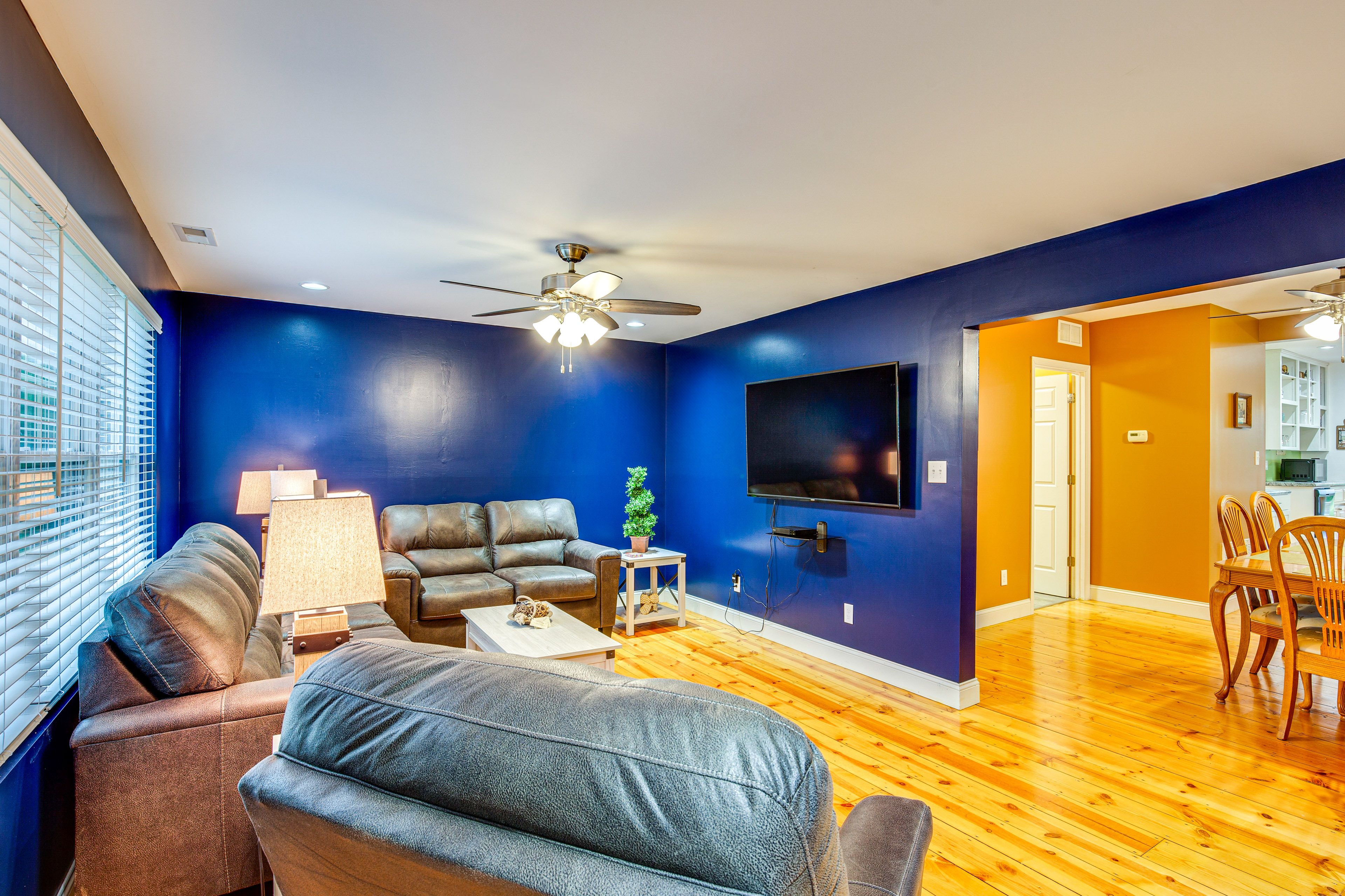 Front Living Area | Flat-Screen TV w/ Digital Antenna | DVD Player | Board Games