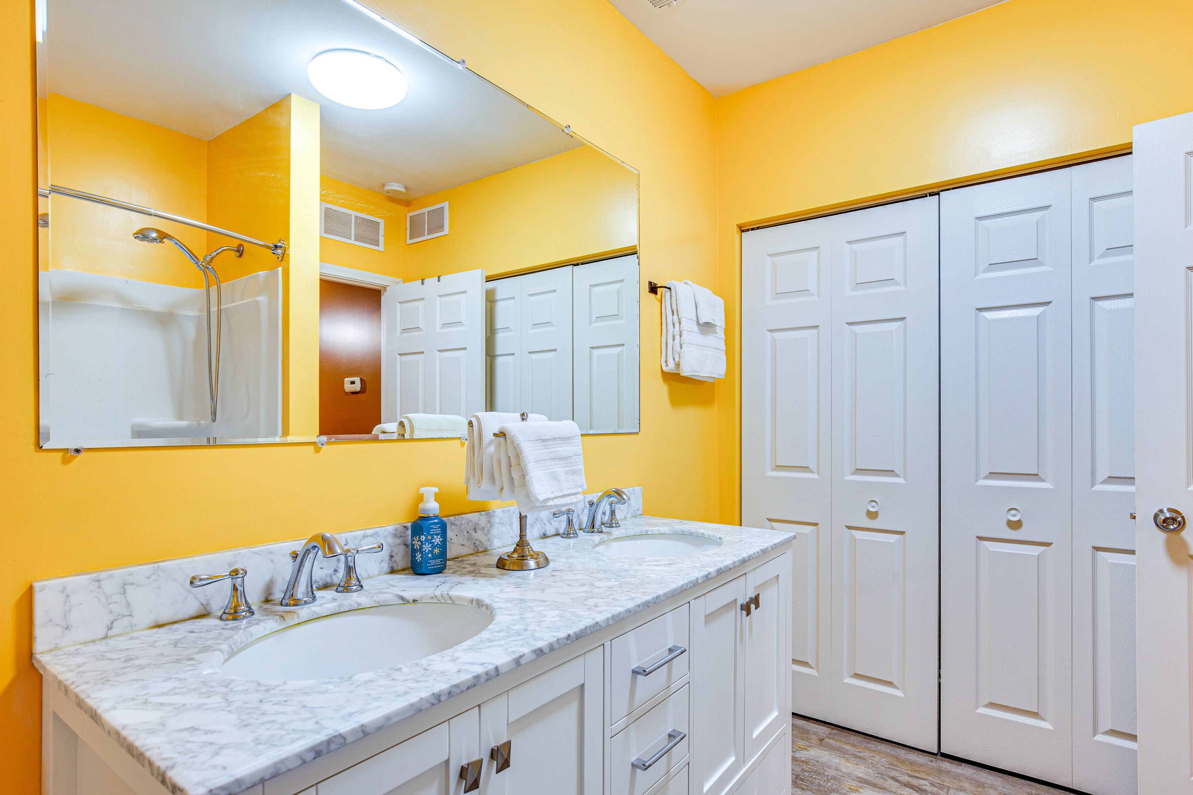Full Bathroom | Towels Provided | Laundry