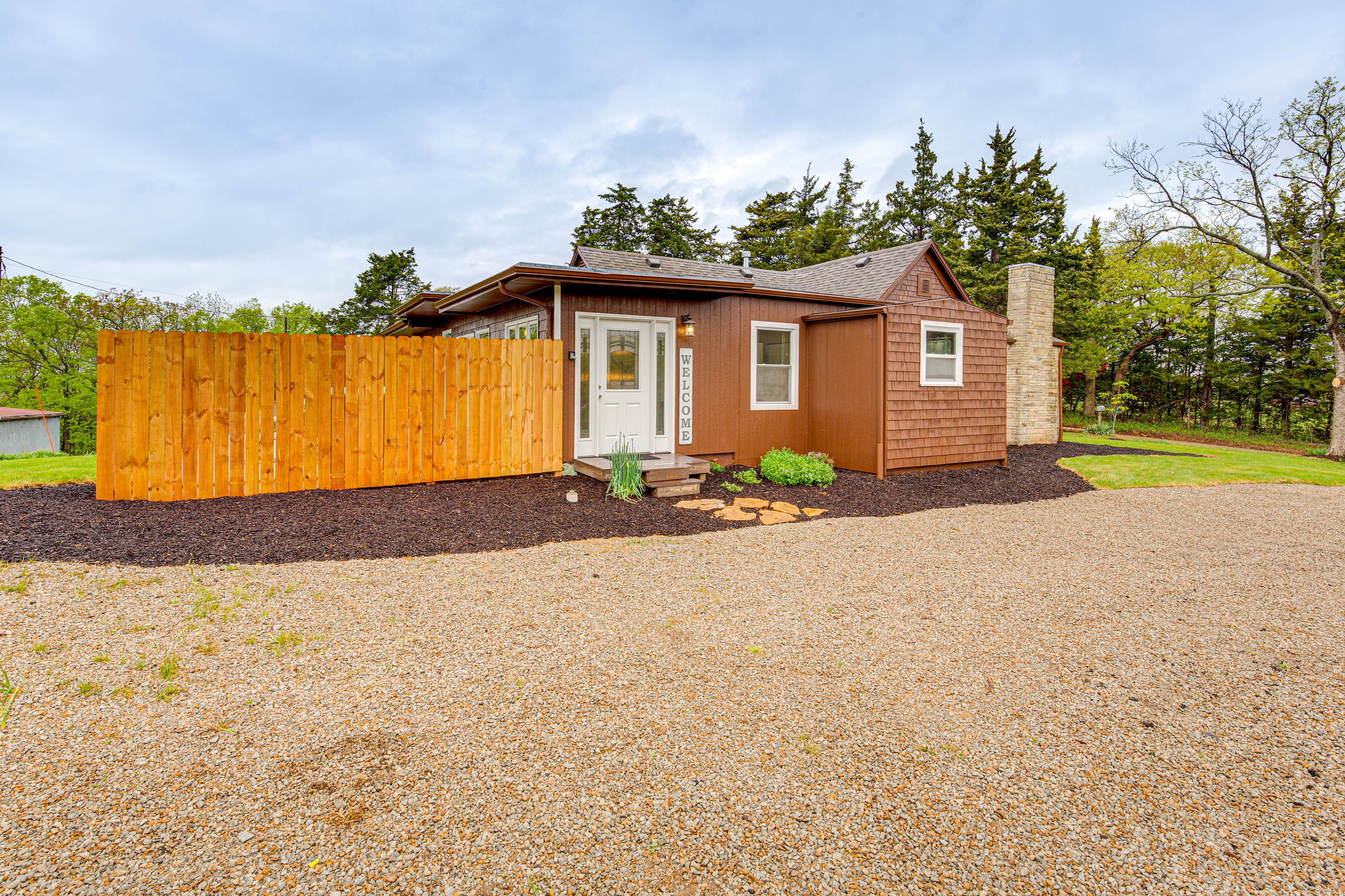 Parking | Driveway (4 Vehicles) | RV/Trailer Parking On-Site
