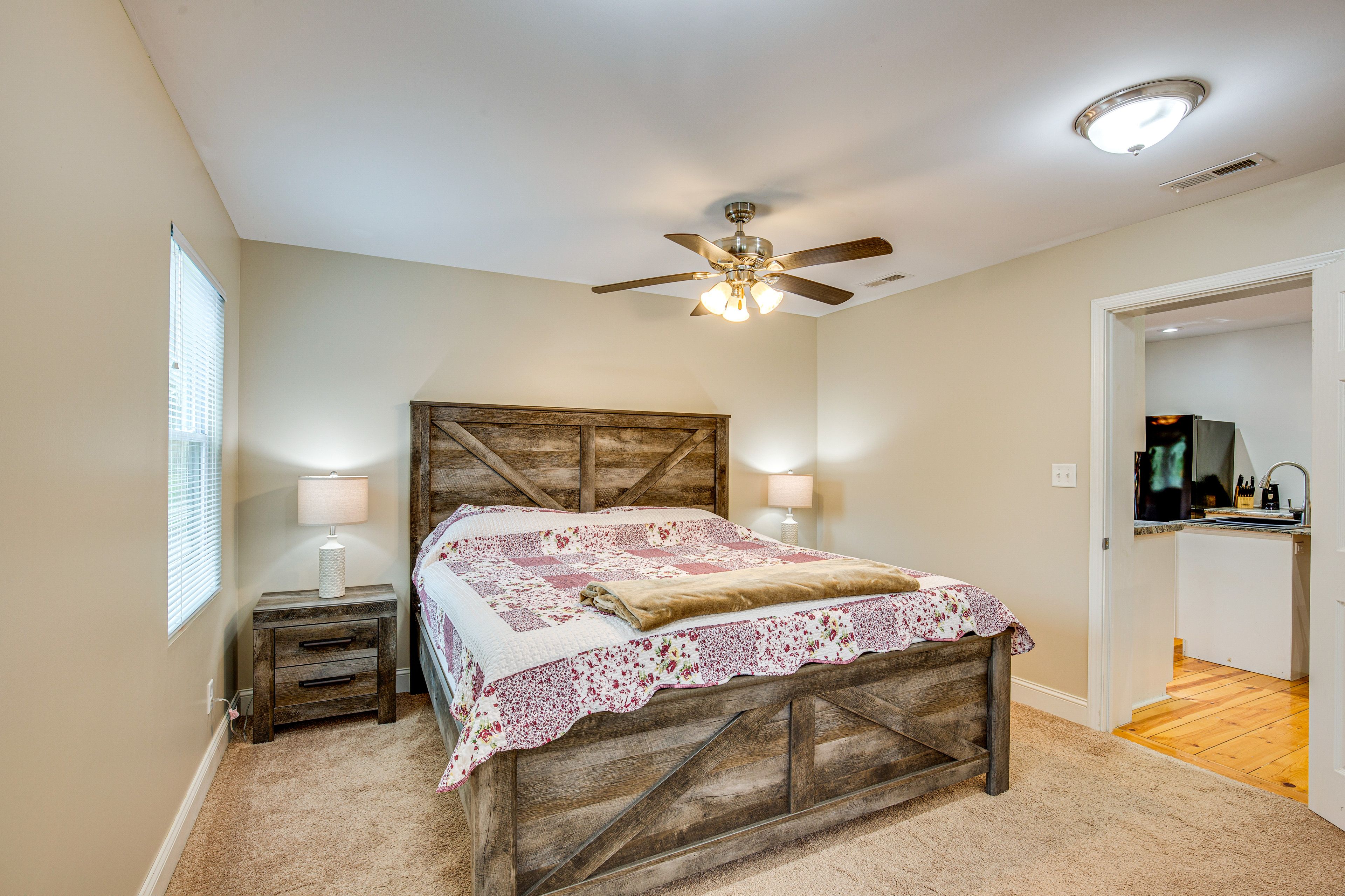 Bedroom 1 | King Bed