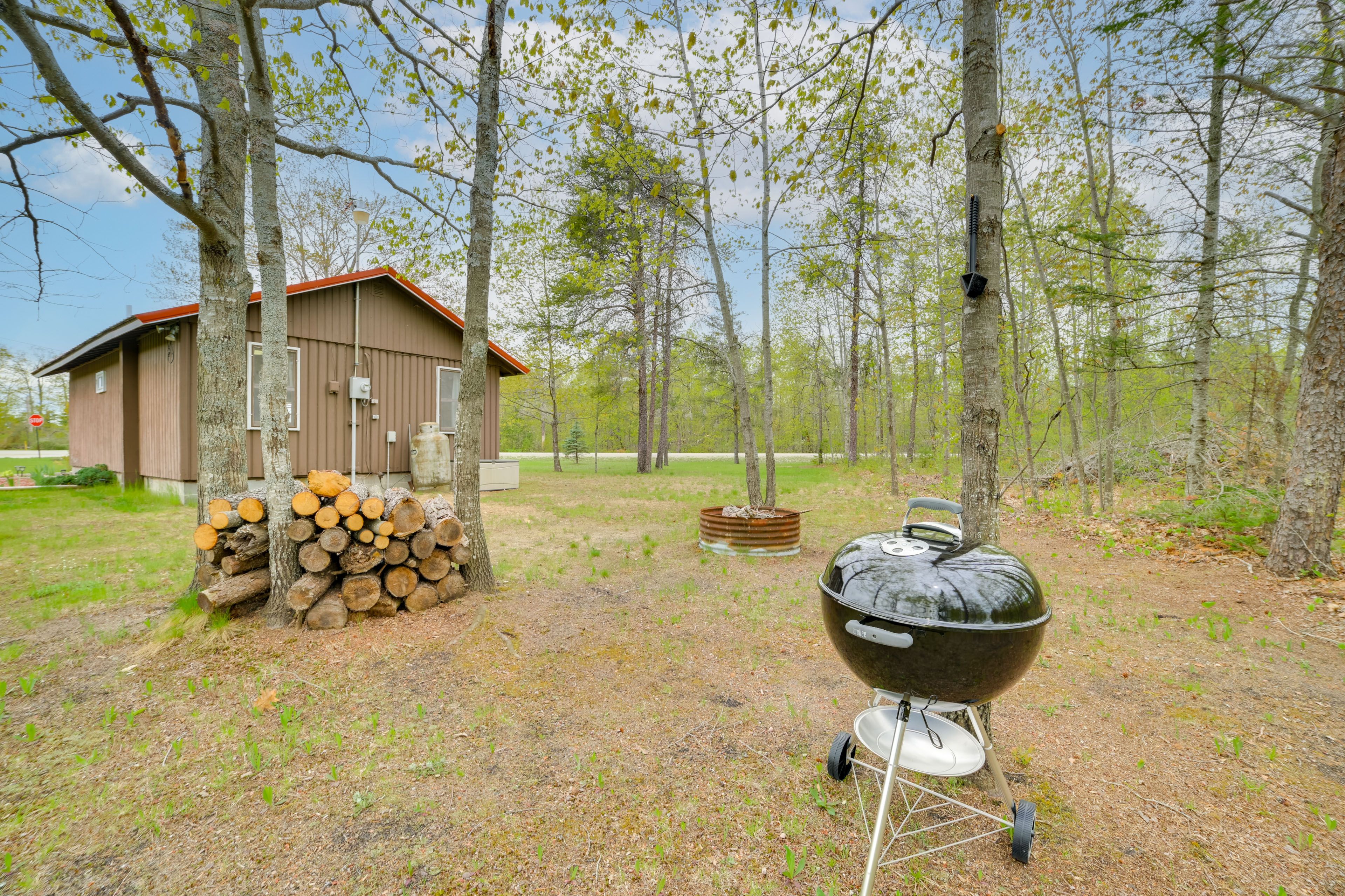 Yard | Charcoal Grill | Wood-Burning Fire Pit