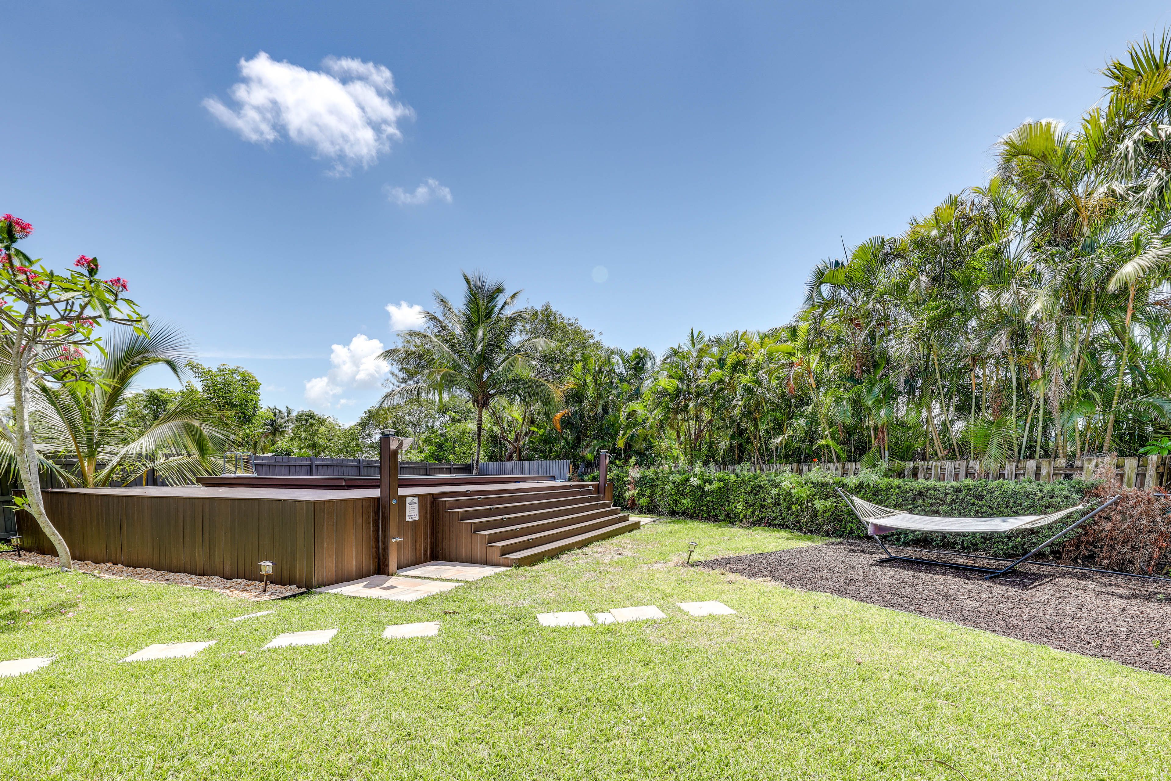 Above-Ground Pool w/ Deck