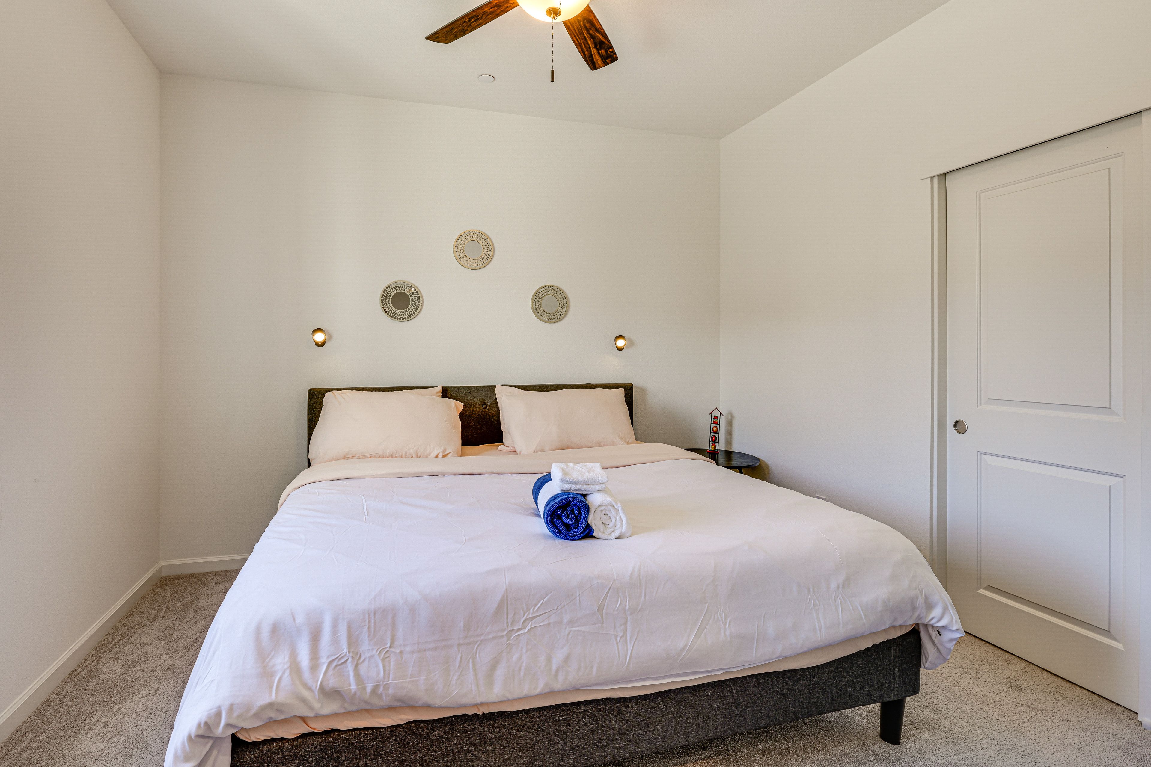 Bedroom 4 | King Bed | Workstation | 1st Floor