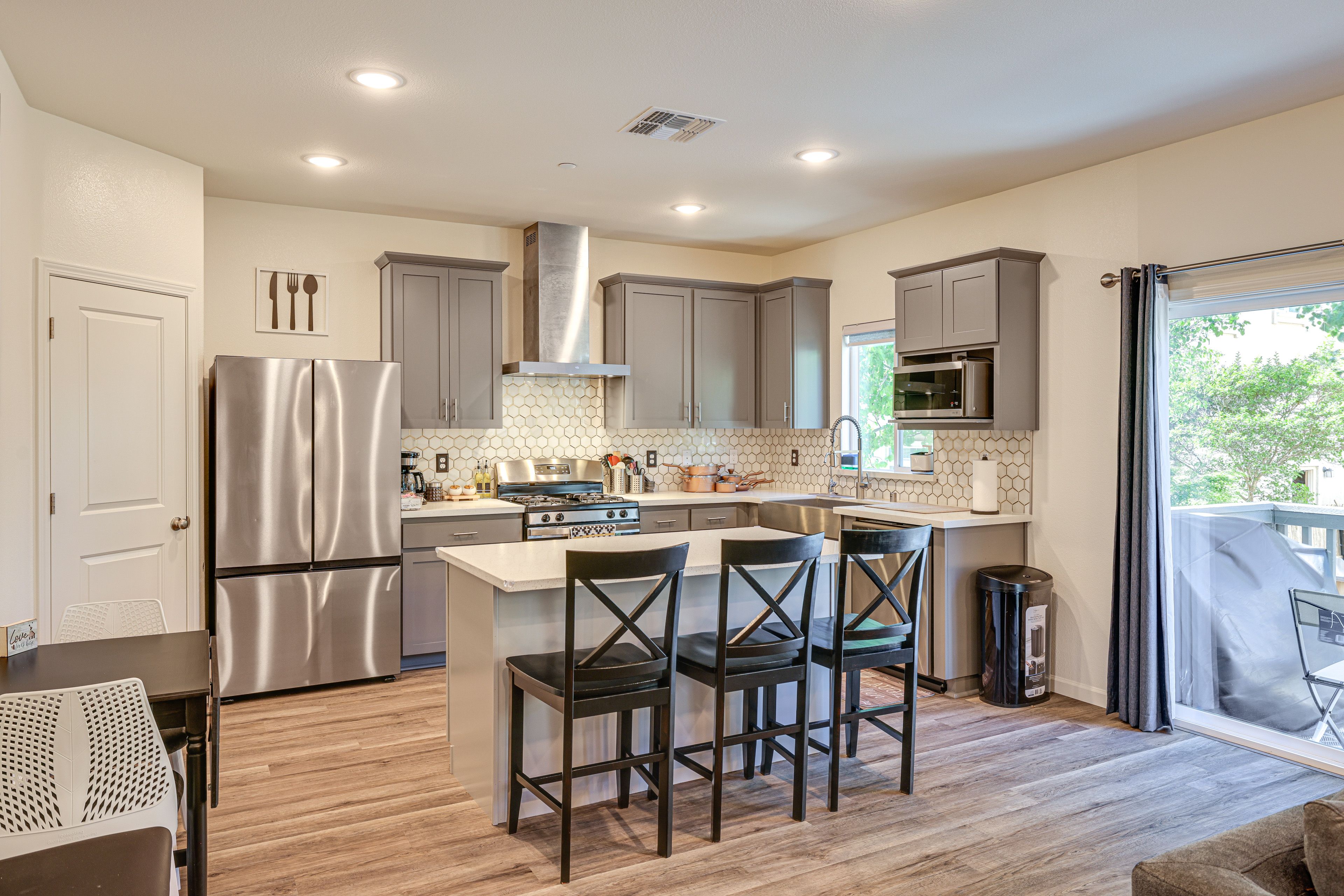 Kitchen | Dishwasher | Access to Deck | 1st Floor