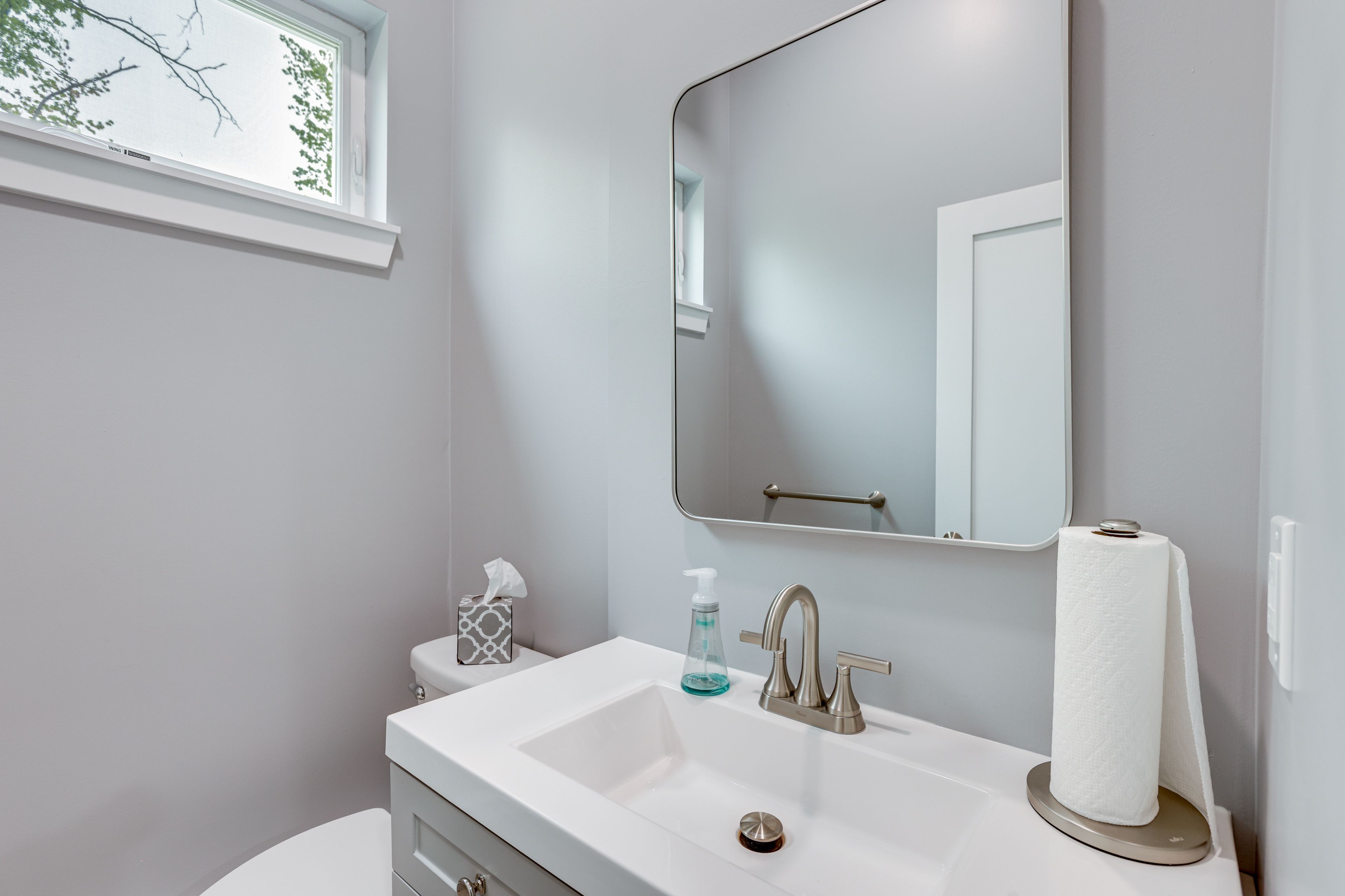 Half Bathroom | 2nd Floor