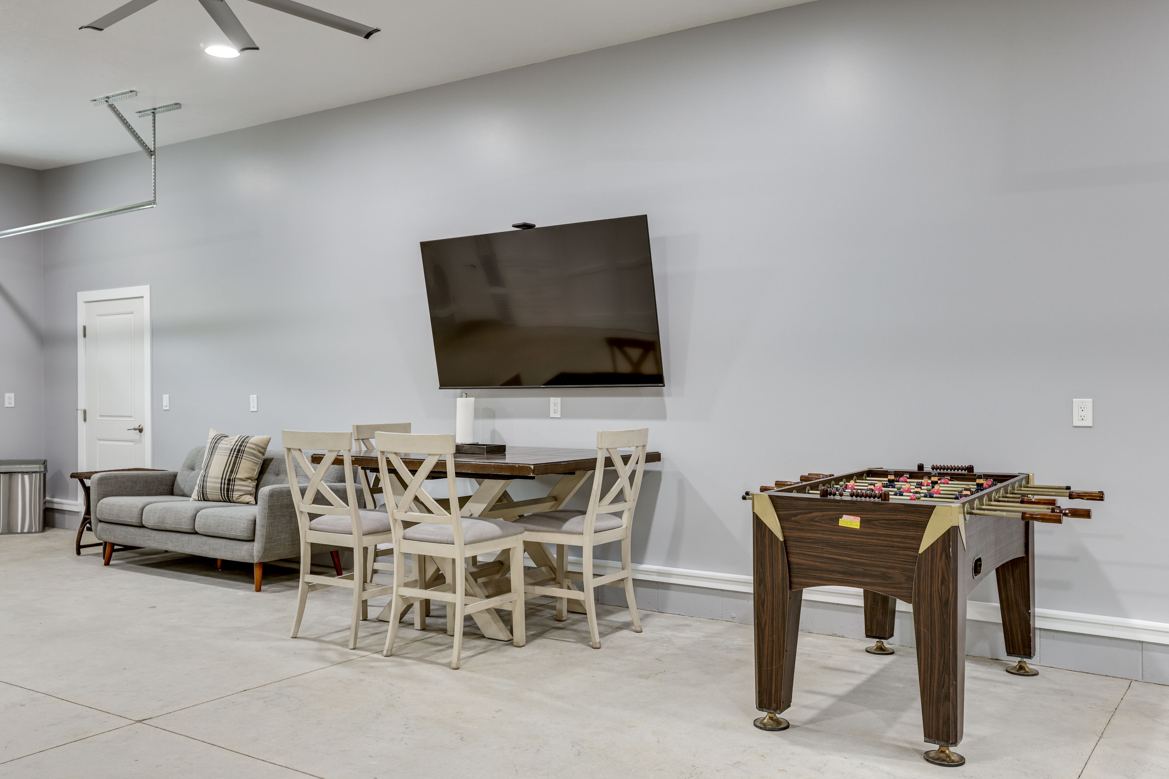 Garage Game Room | 1st Floor
