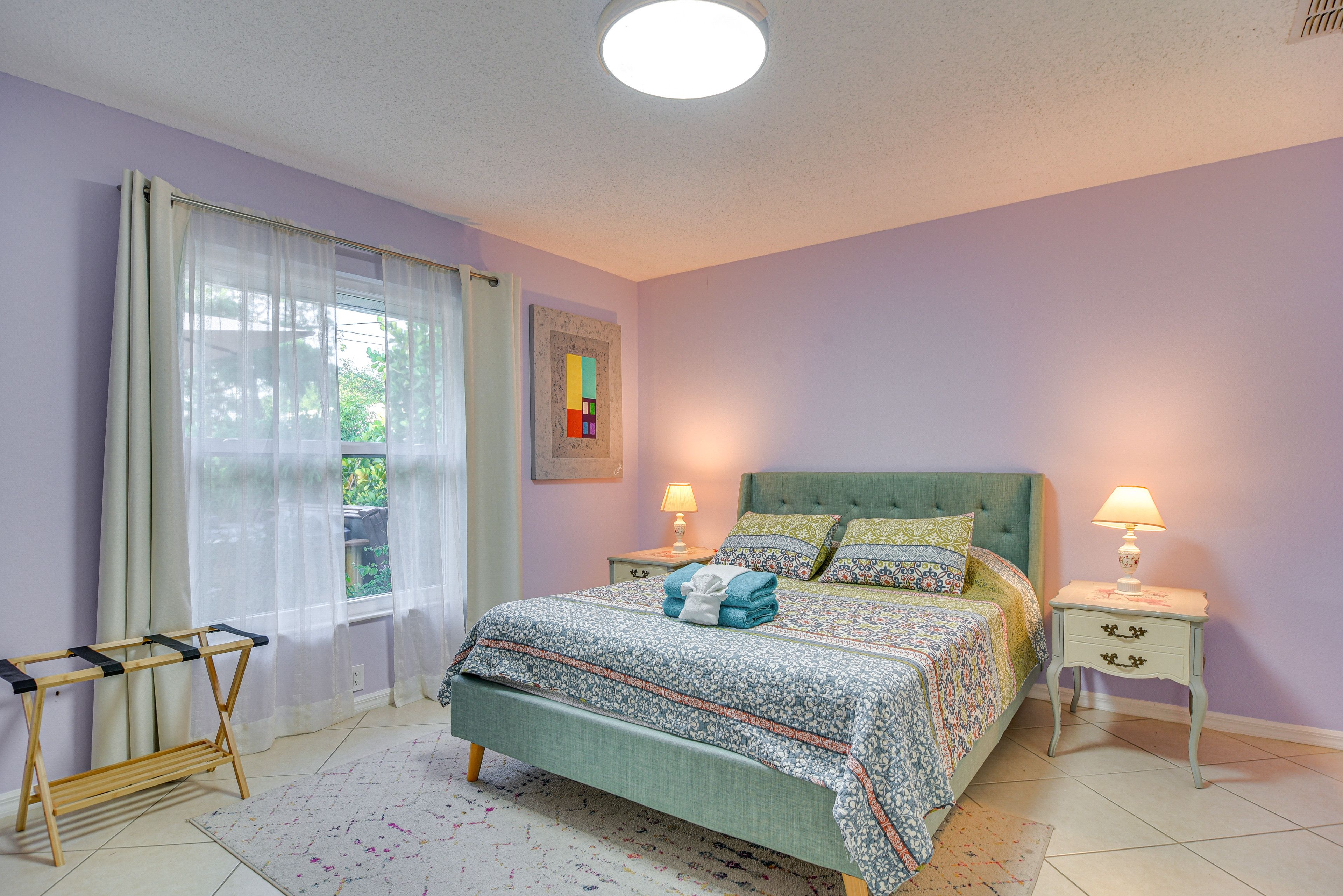Bedroom 1 | Queen Bed | Linens Provided