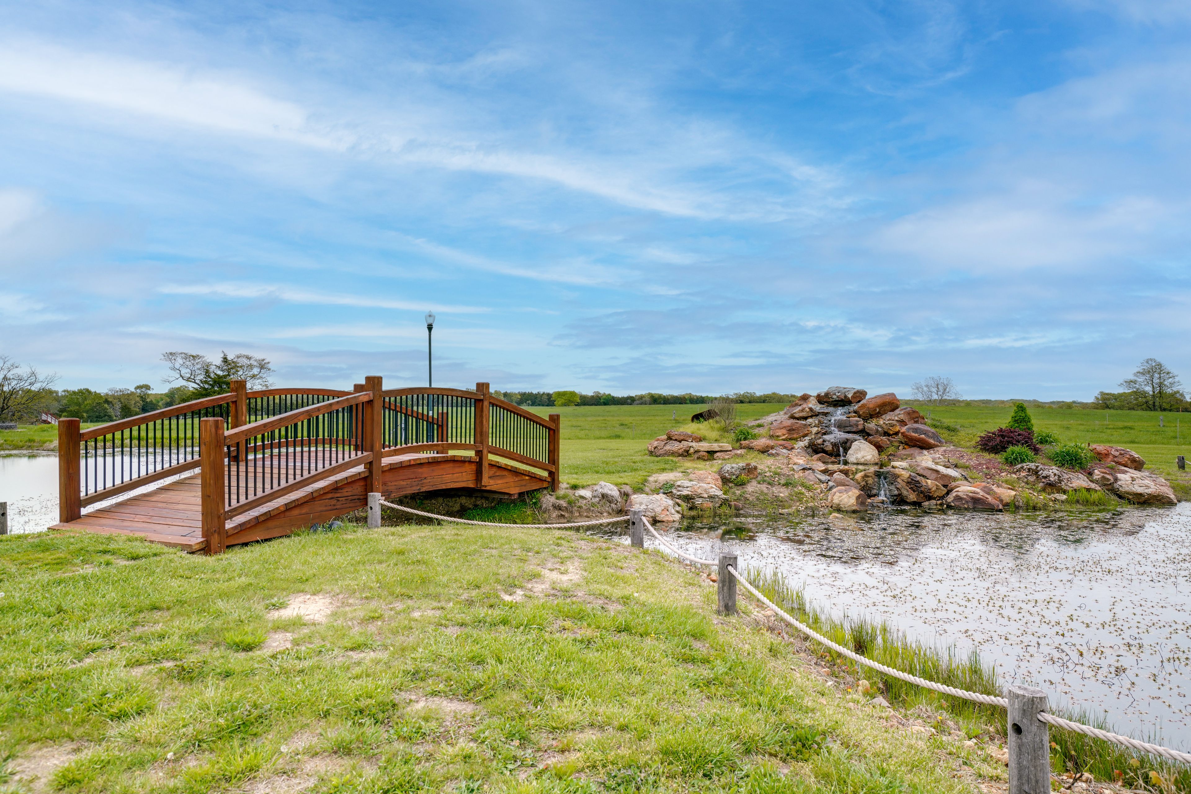 Pond On-Site | Blackstone Grill | 320-Acre Property | Winery On-Site