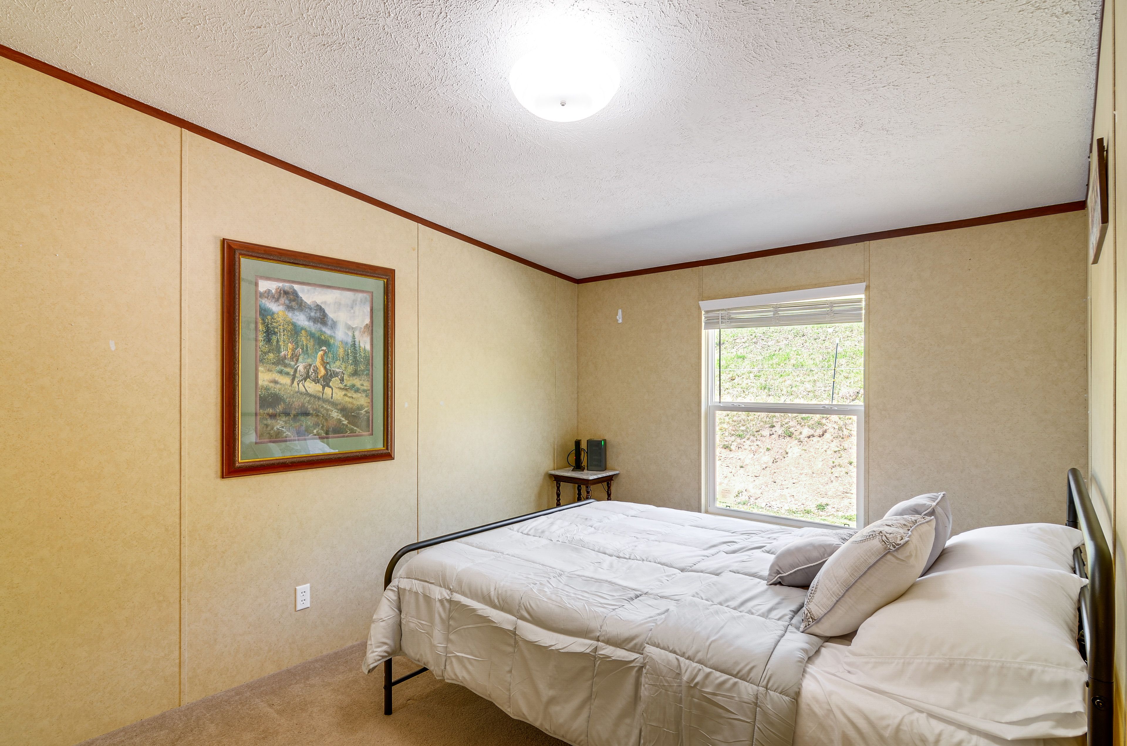 Bedroom 3 | Queen Bed
