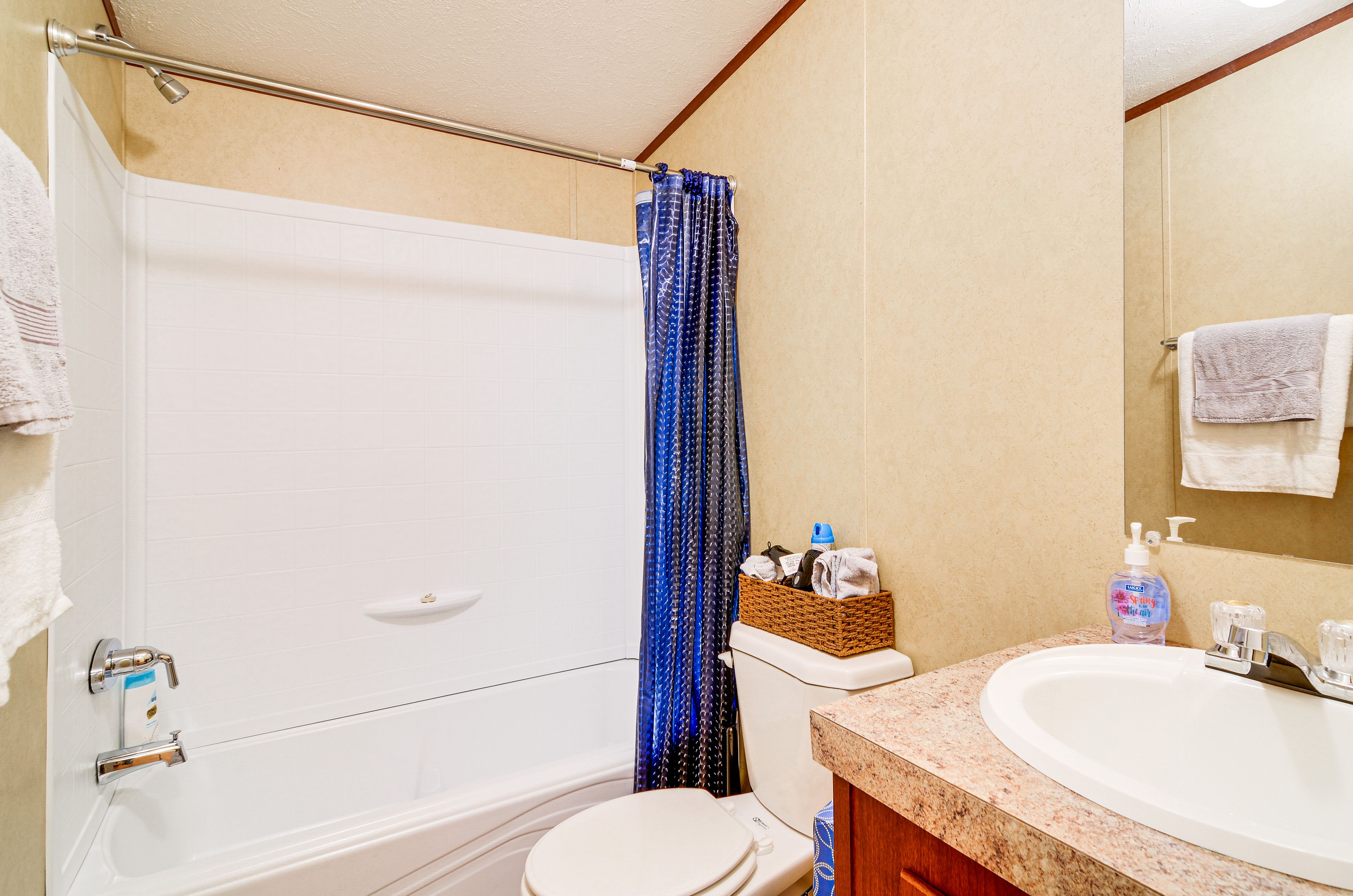 Full Bathroom