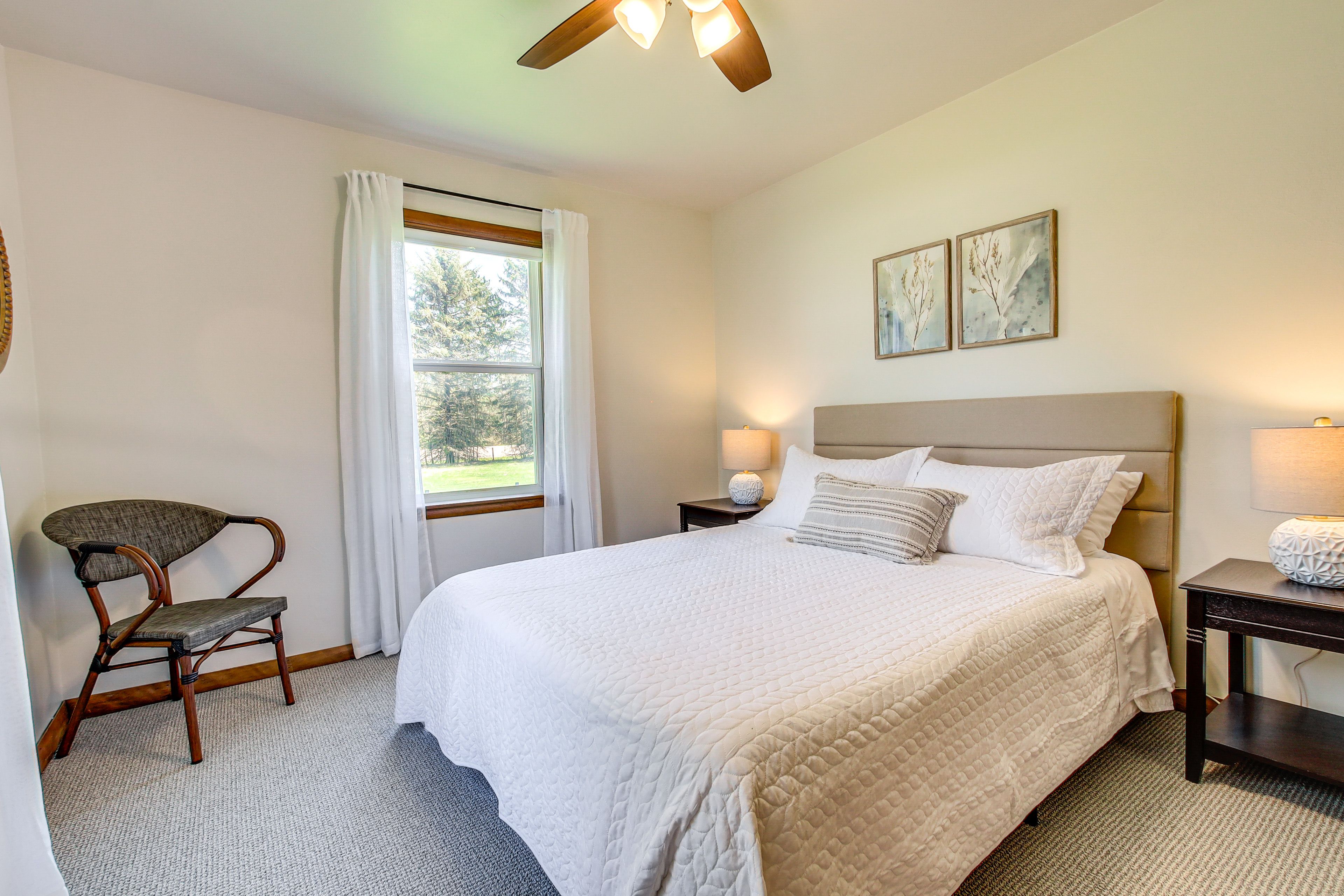 Bedroom 2 | Queen Bed | Linens Provided | 1st Floor