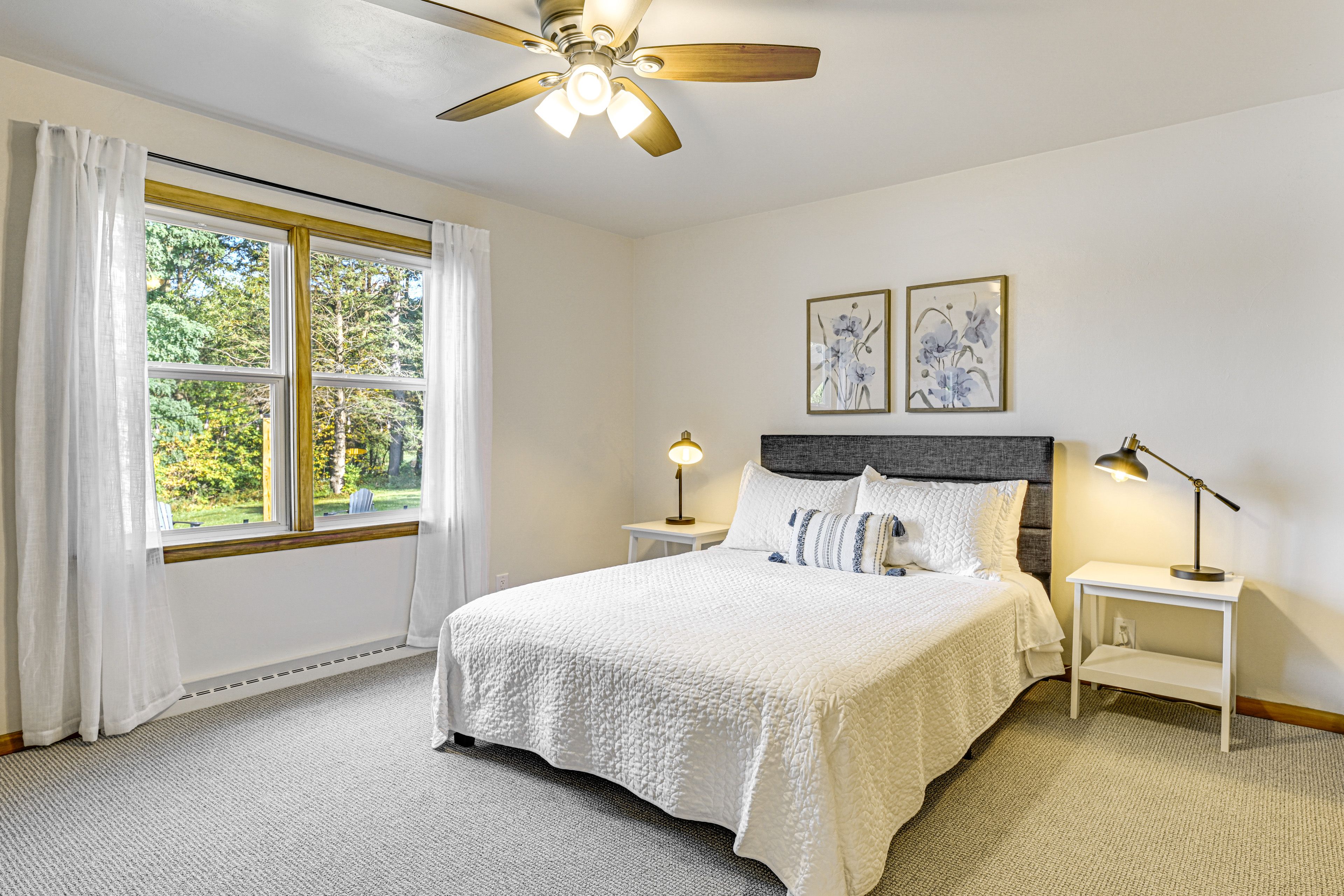 Bedroom 1 | Queen Bed | En-Suite Bathroom | 1st Floor