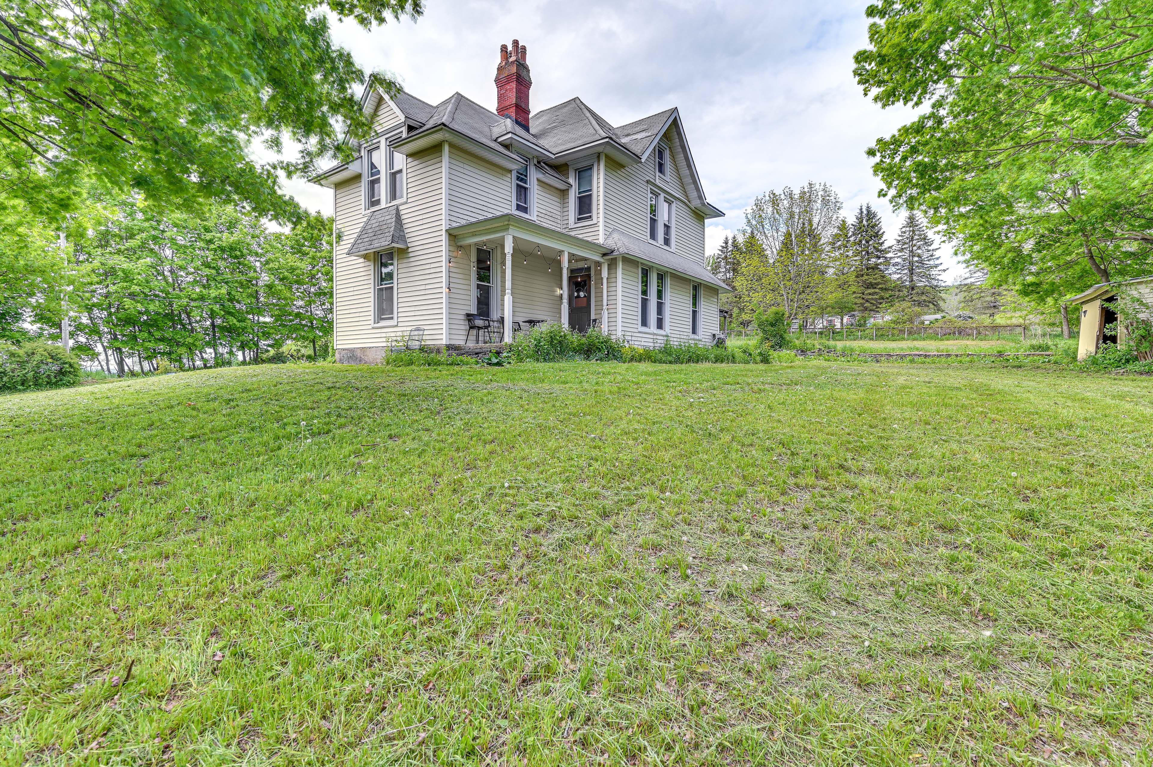 House Exterior | Private Yard