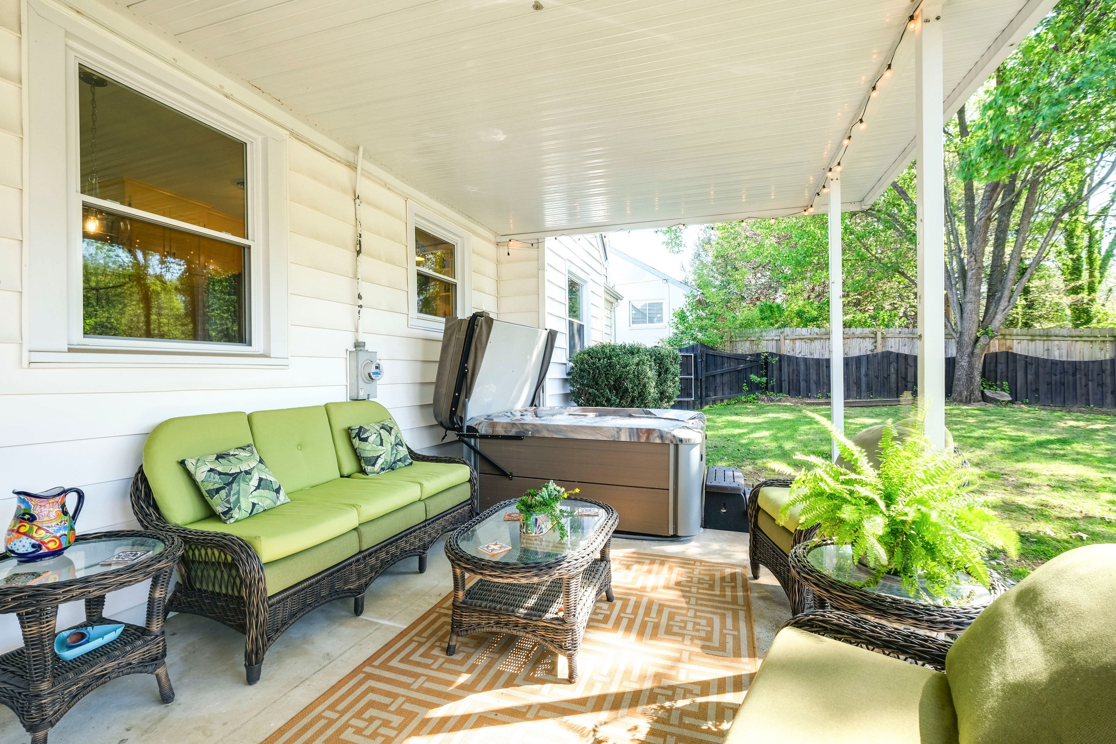 Roanoke Vacation Rental | 3BR | 2.5BA | 2,127 Sq Ft | 5 Steps to Enter