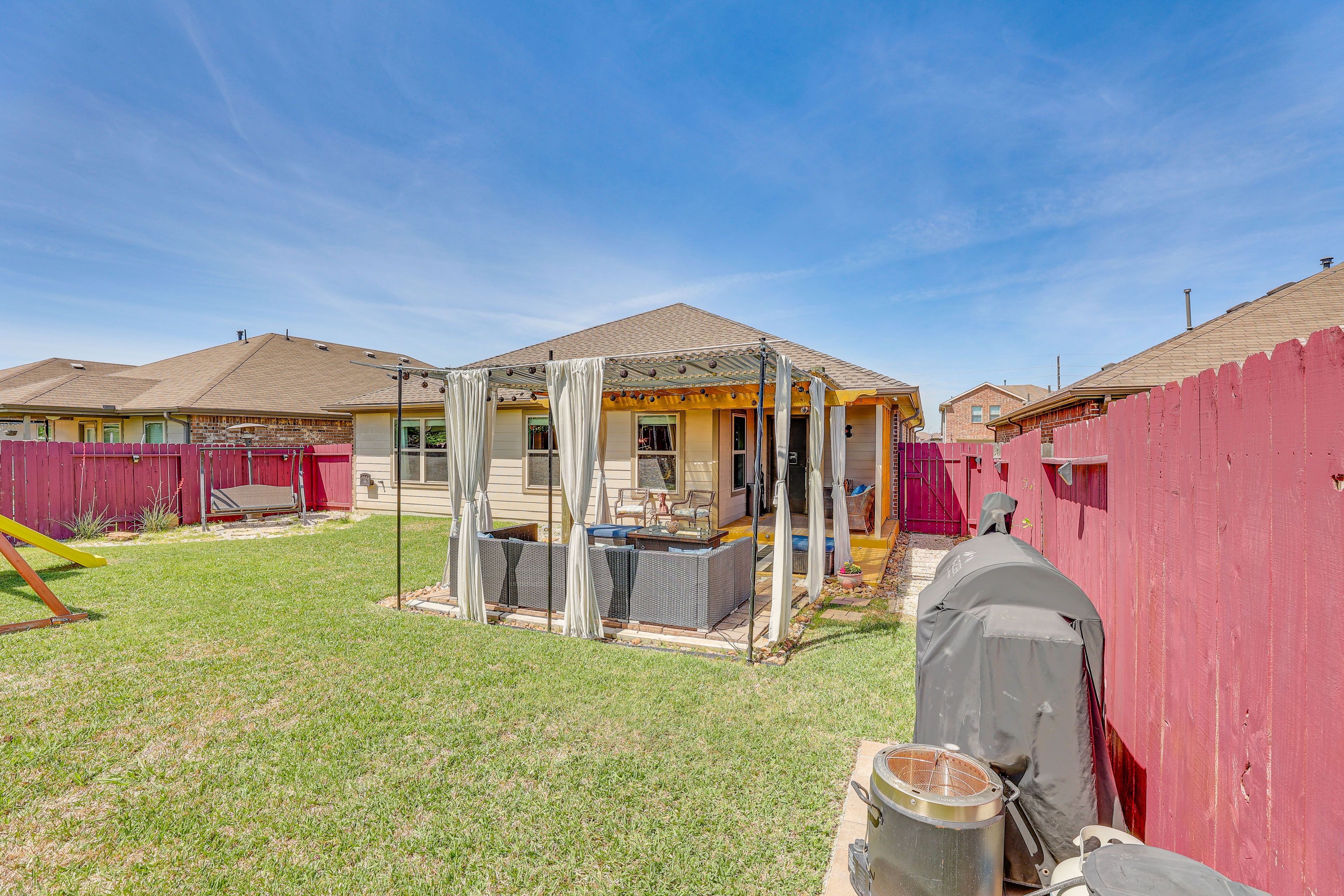Private Yard | Gas Grill | Playground