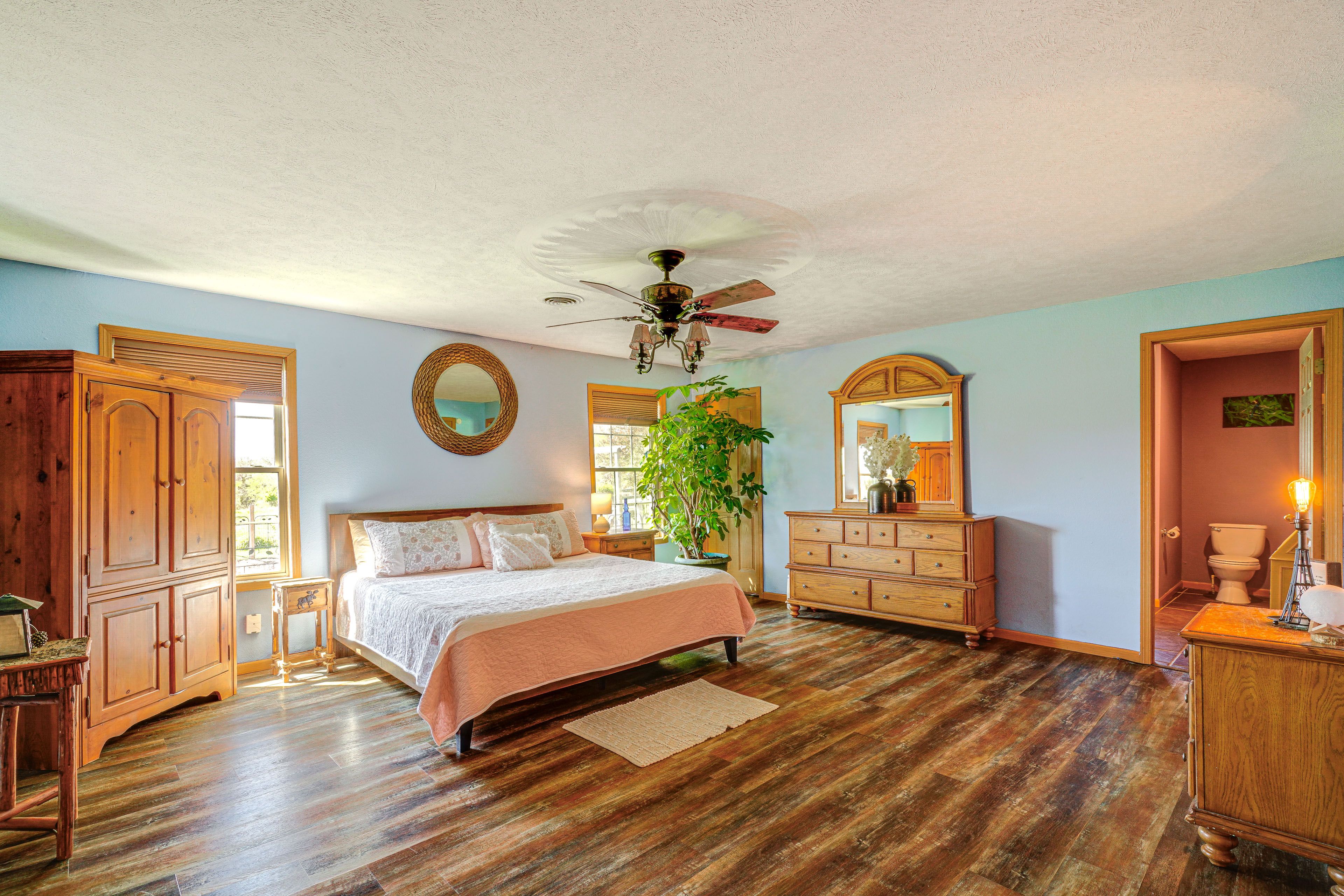Bedroom 1 | King Bed