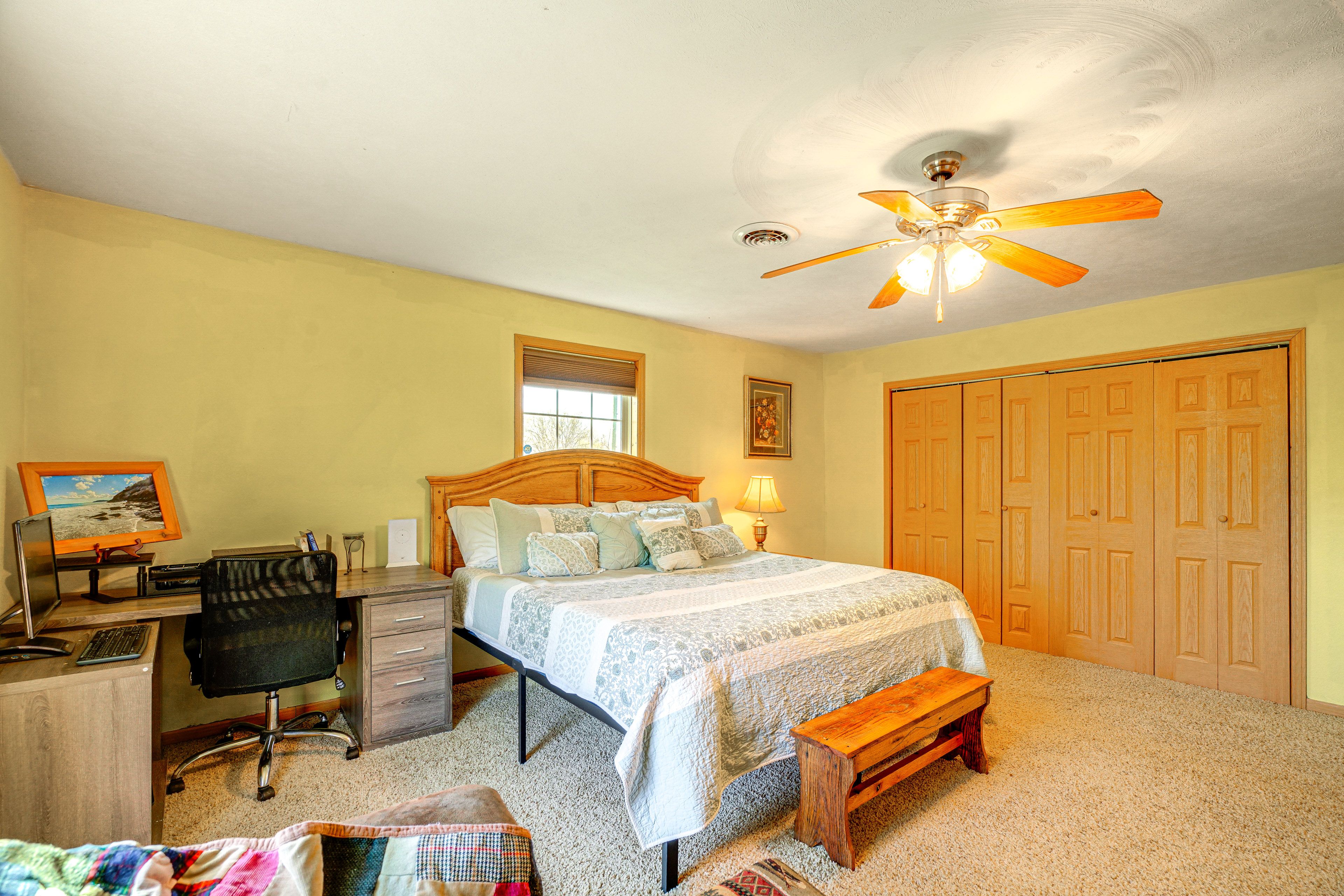Bedroom 2 | King Bed | Desk