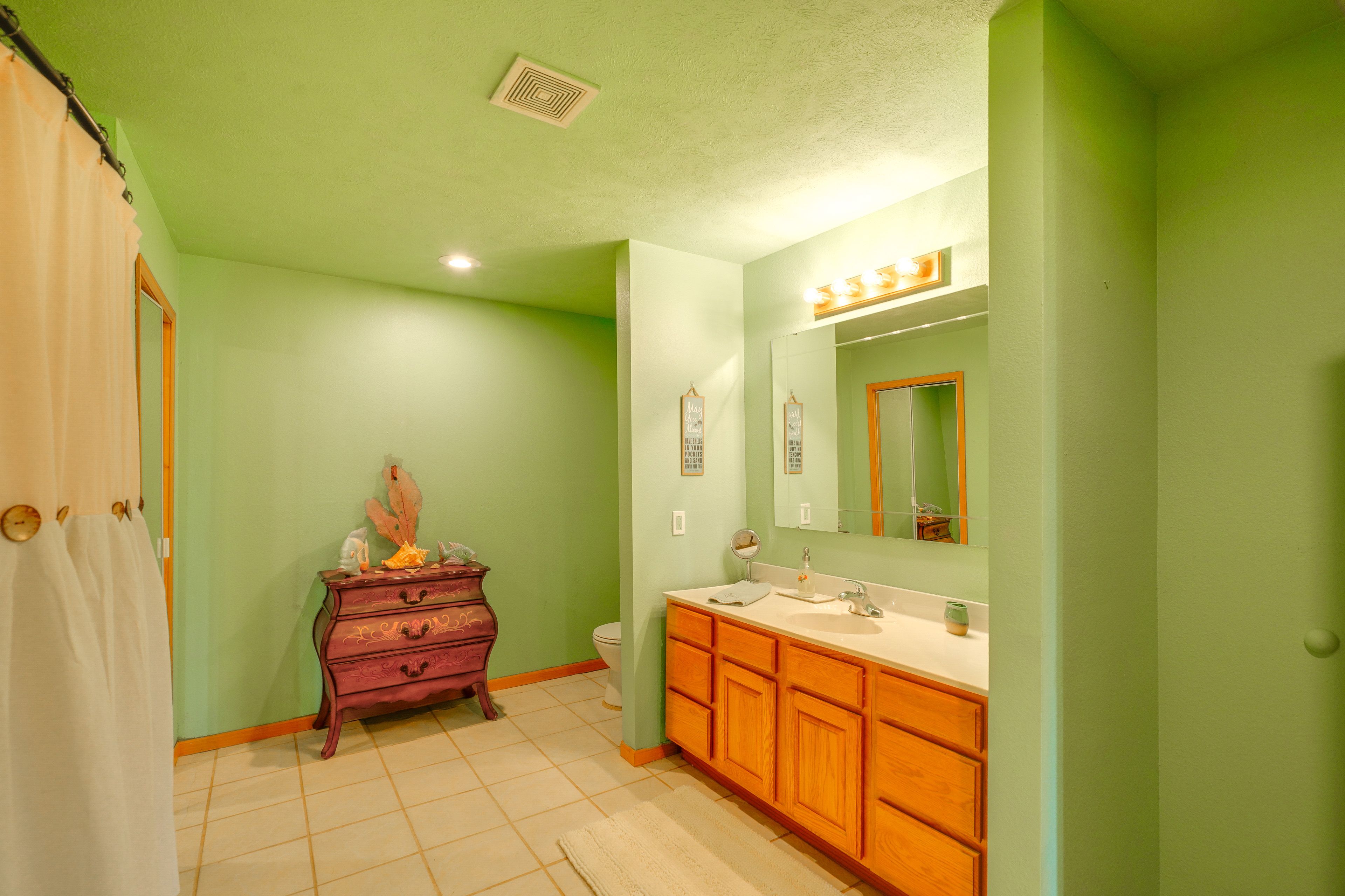 Bathroom | Towels Provided