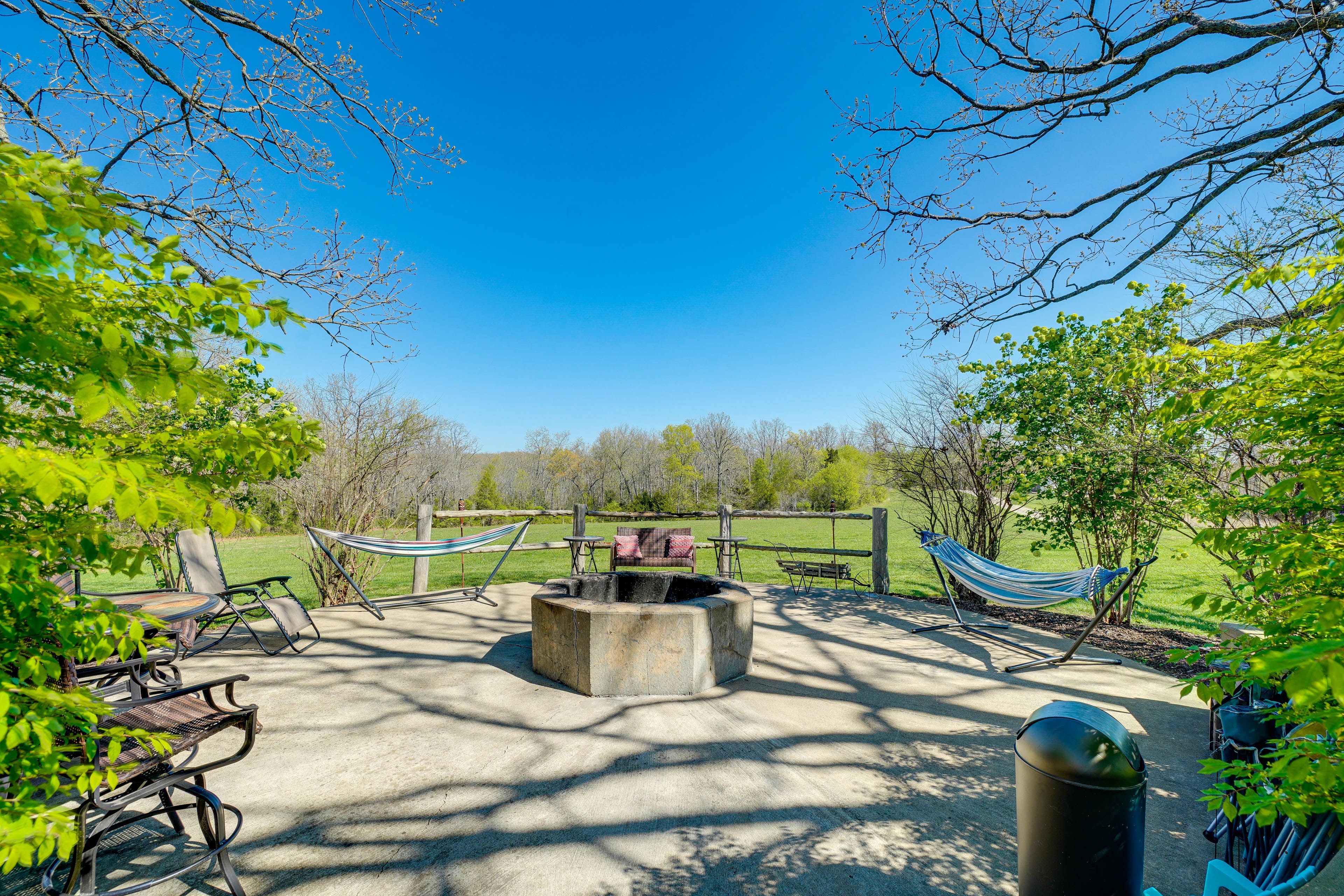Private Patio | Fire Pit | Outdoor Seating