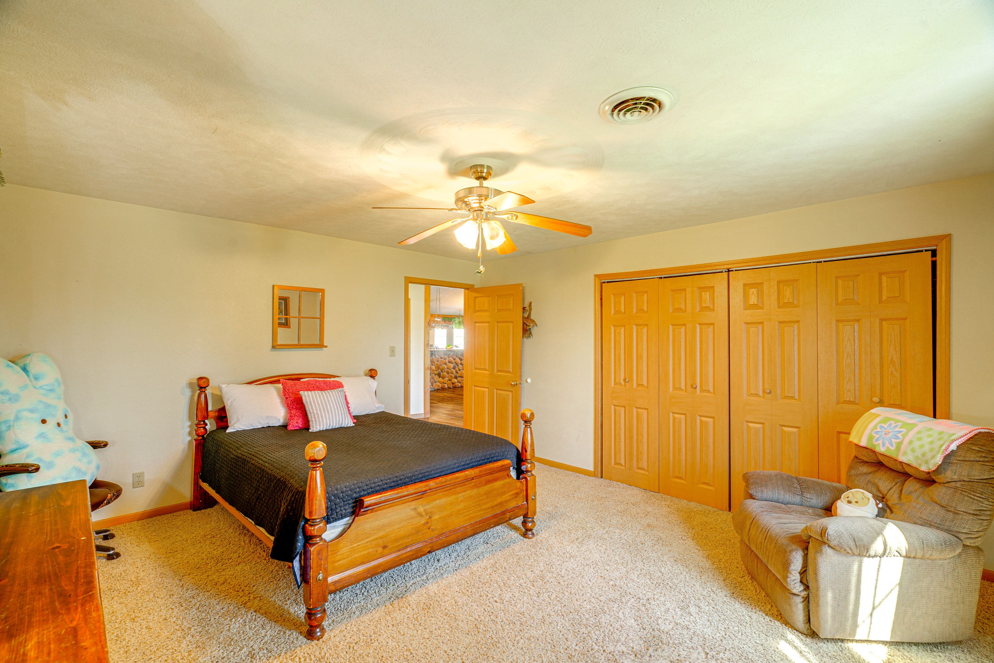Bedroom 3 | Queen Bed