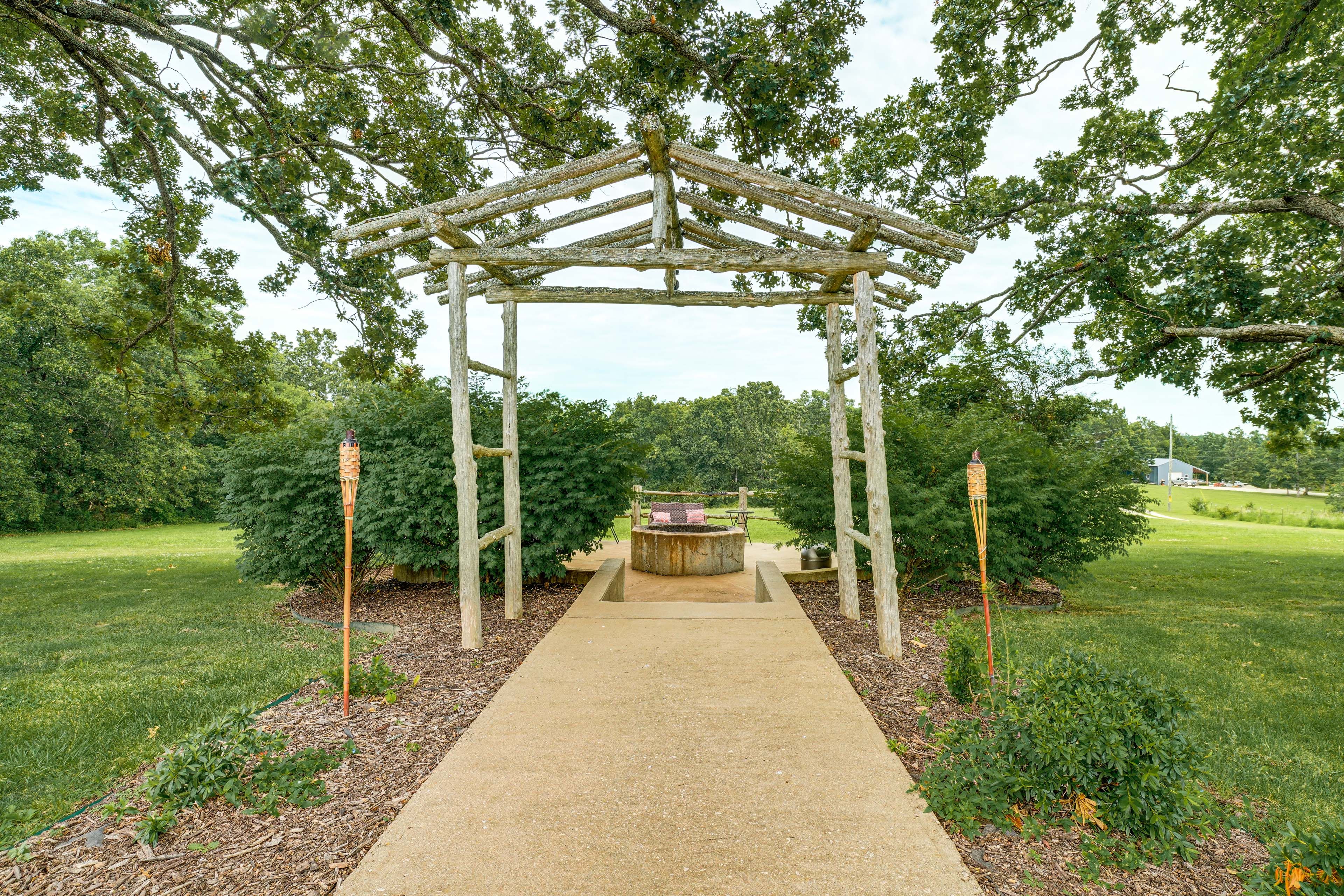 Patio | Fire Pit w/ Seating