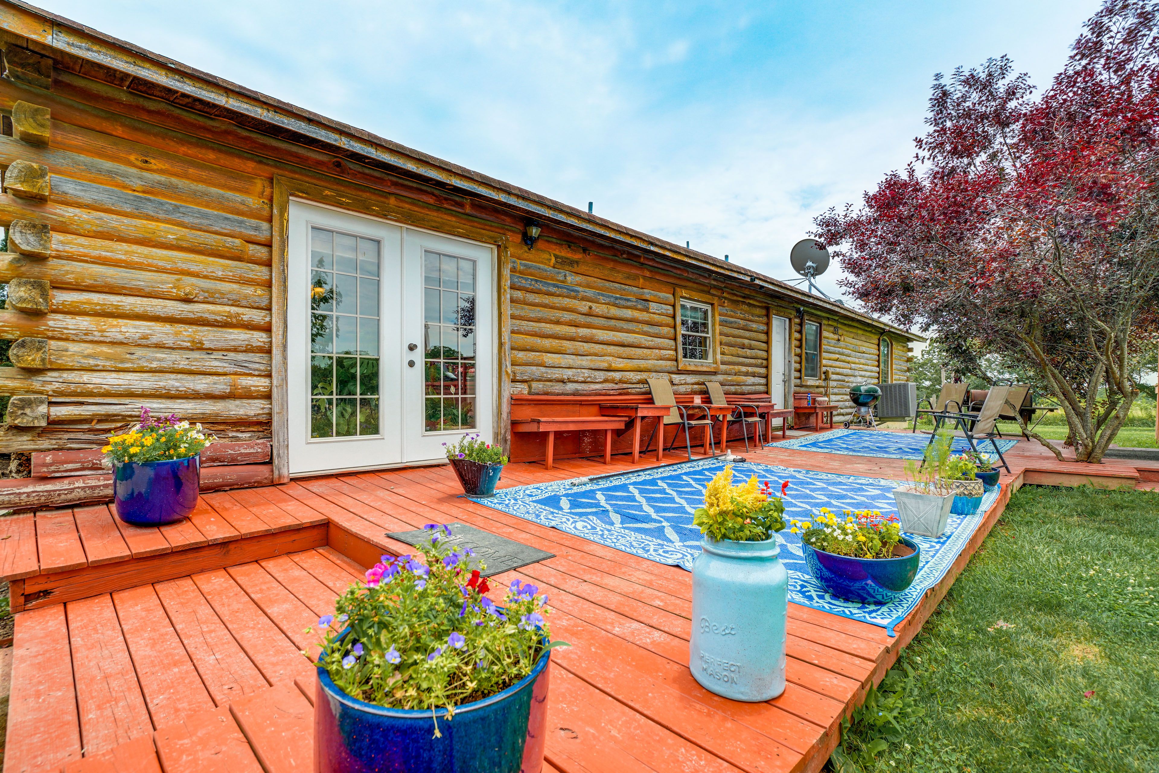 Furnished Deck | Outdoor Seating | Charcoal Grill