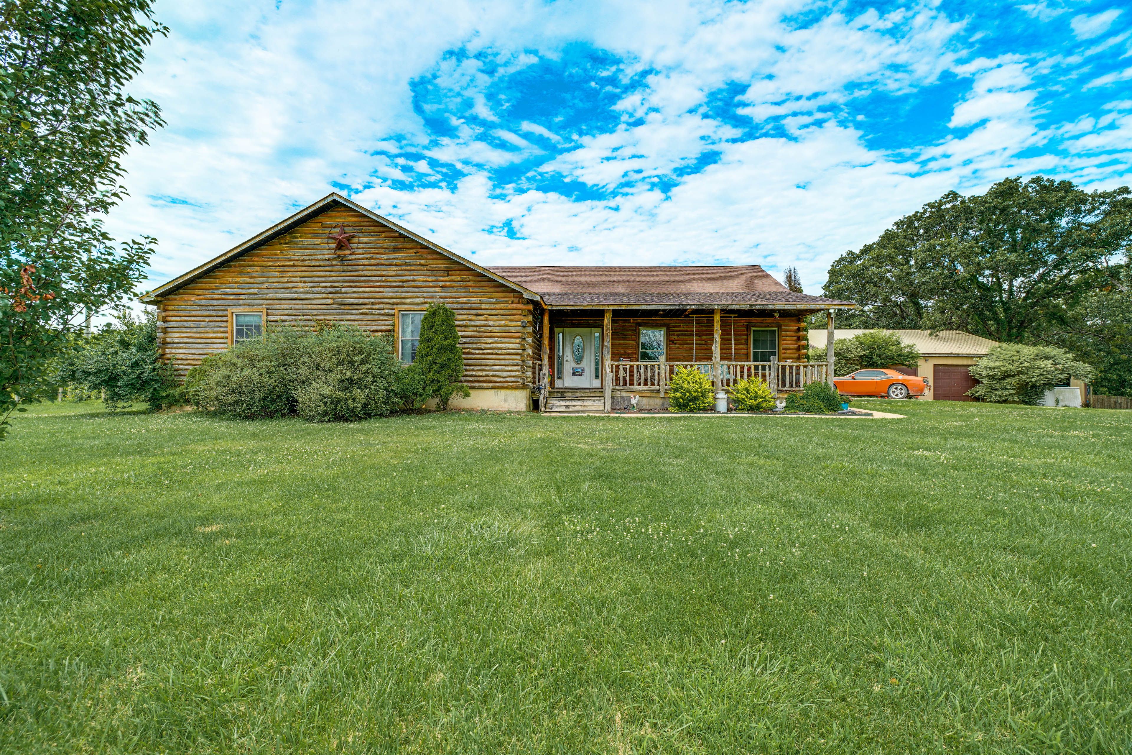 Parking | Driveway (Ample Parking) | RV/Trailer Parking
