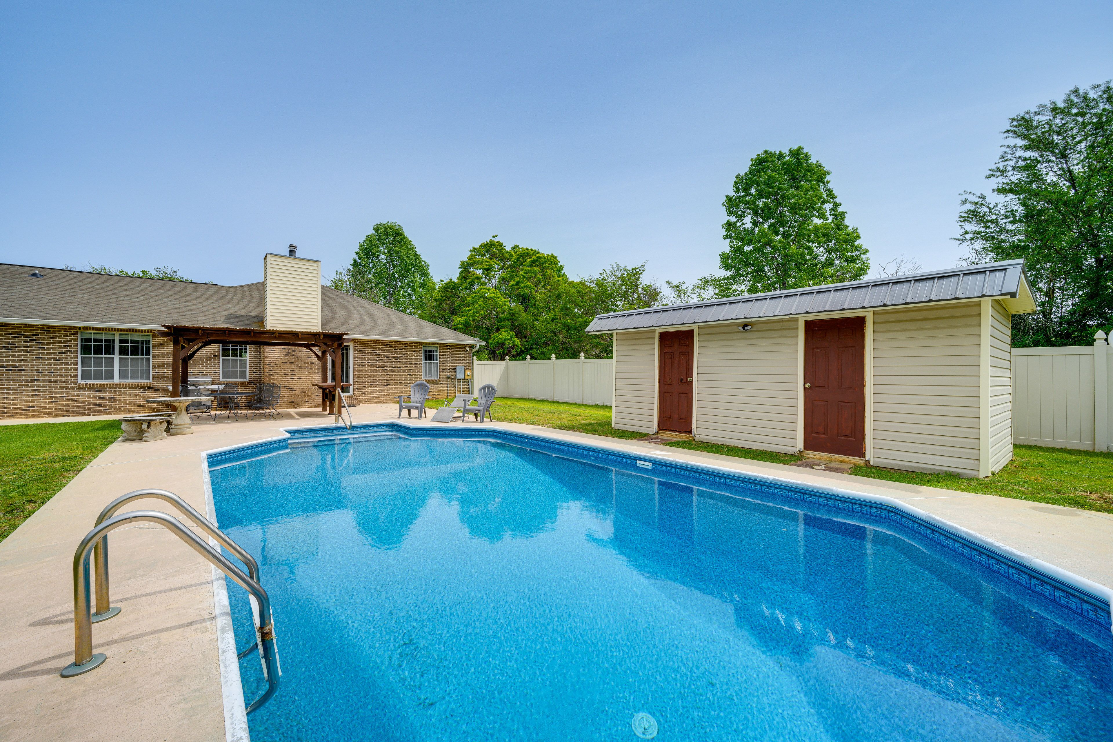 Private Pool | Pool Toys & Floats