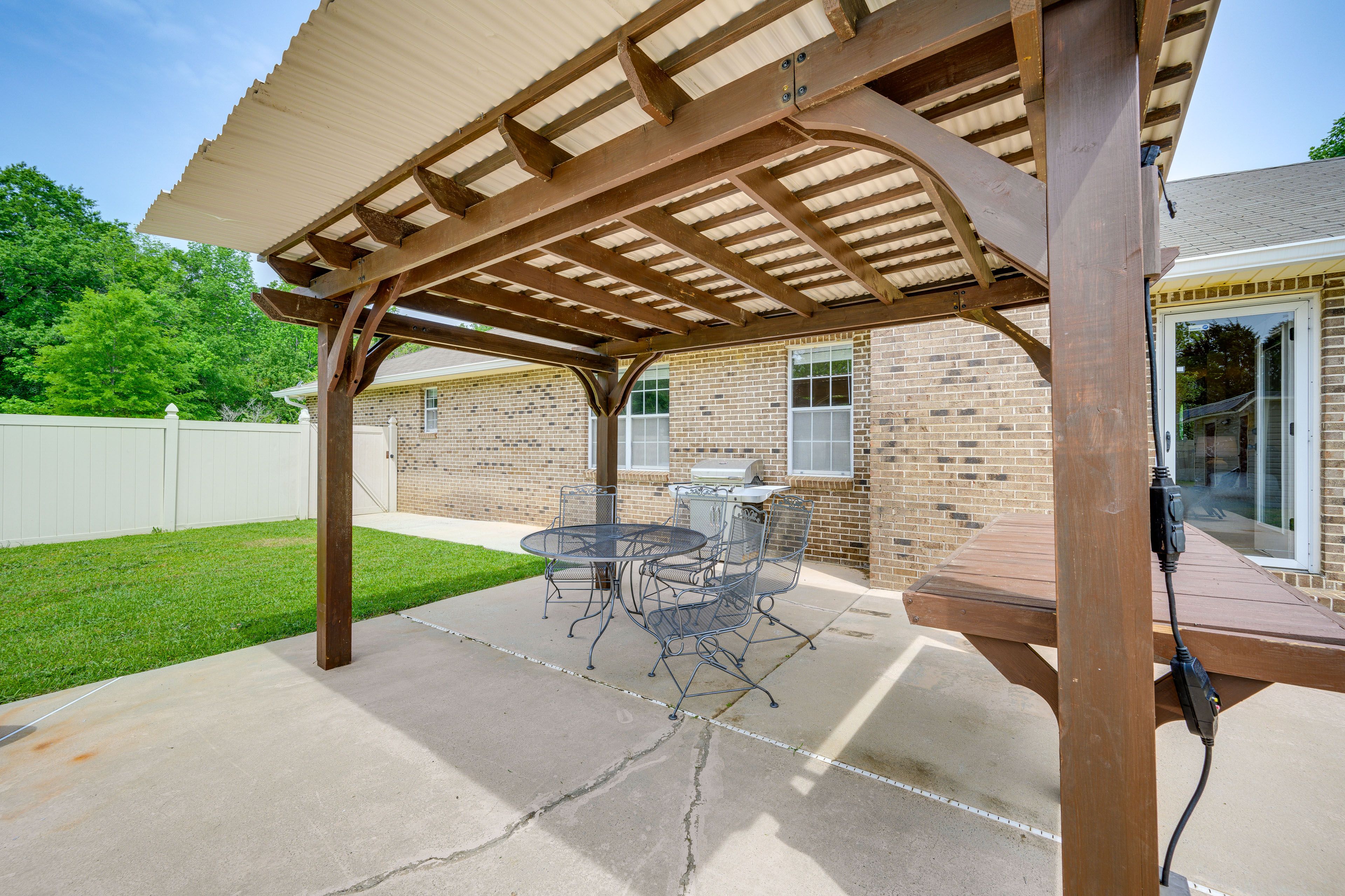Patio | Outdoor Dining Area