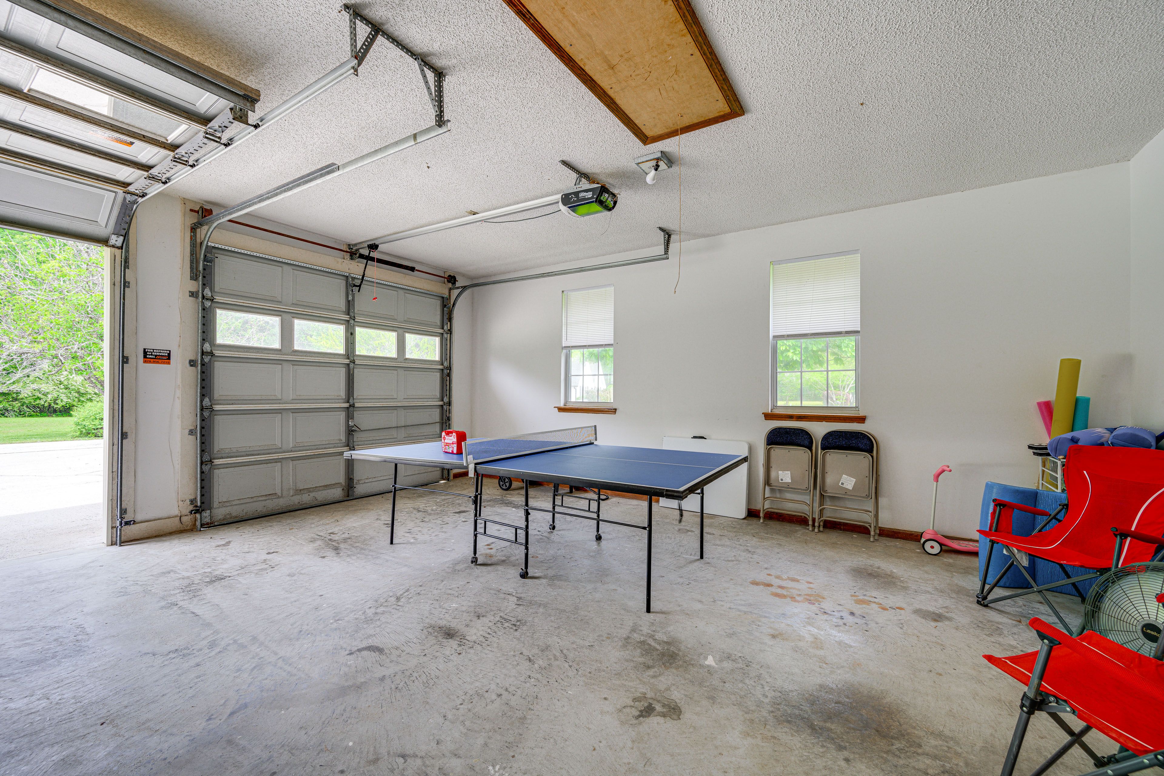 Garage | Ping-Pong Table