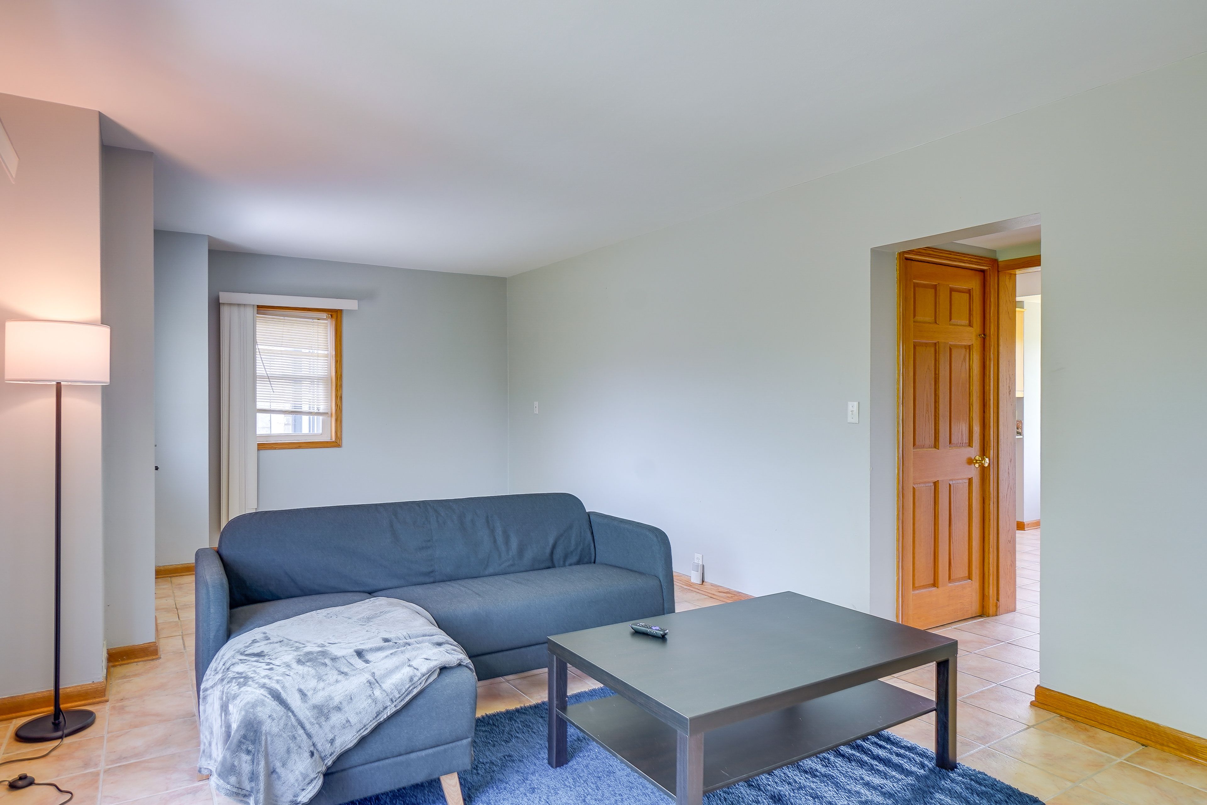 Living Room | Flat-Screen TV | Fireplace | Central Heating & A/C | Free WiFi