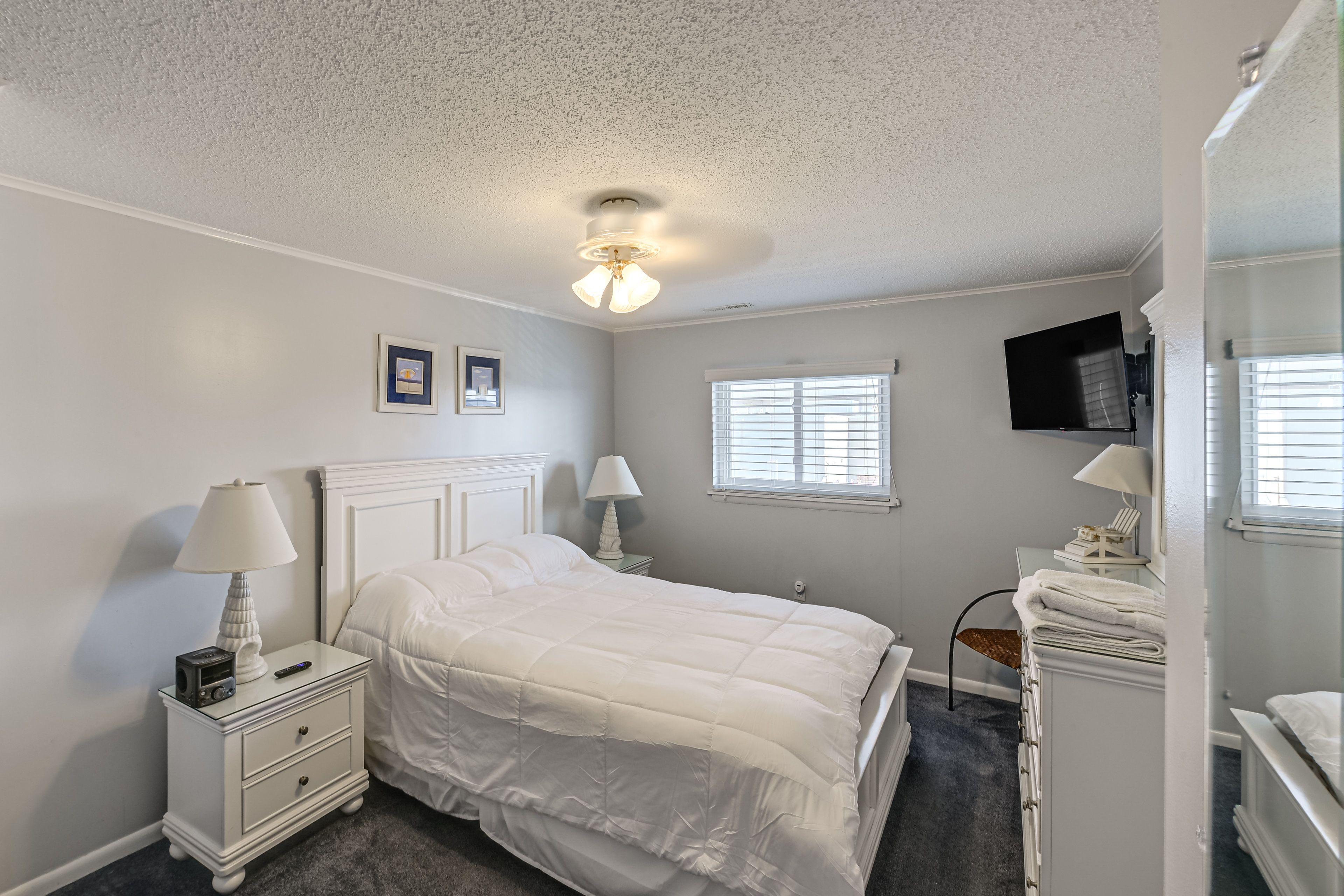 Bedroom 1 | Queen Bed | Smart TV | Linens Provided