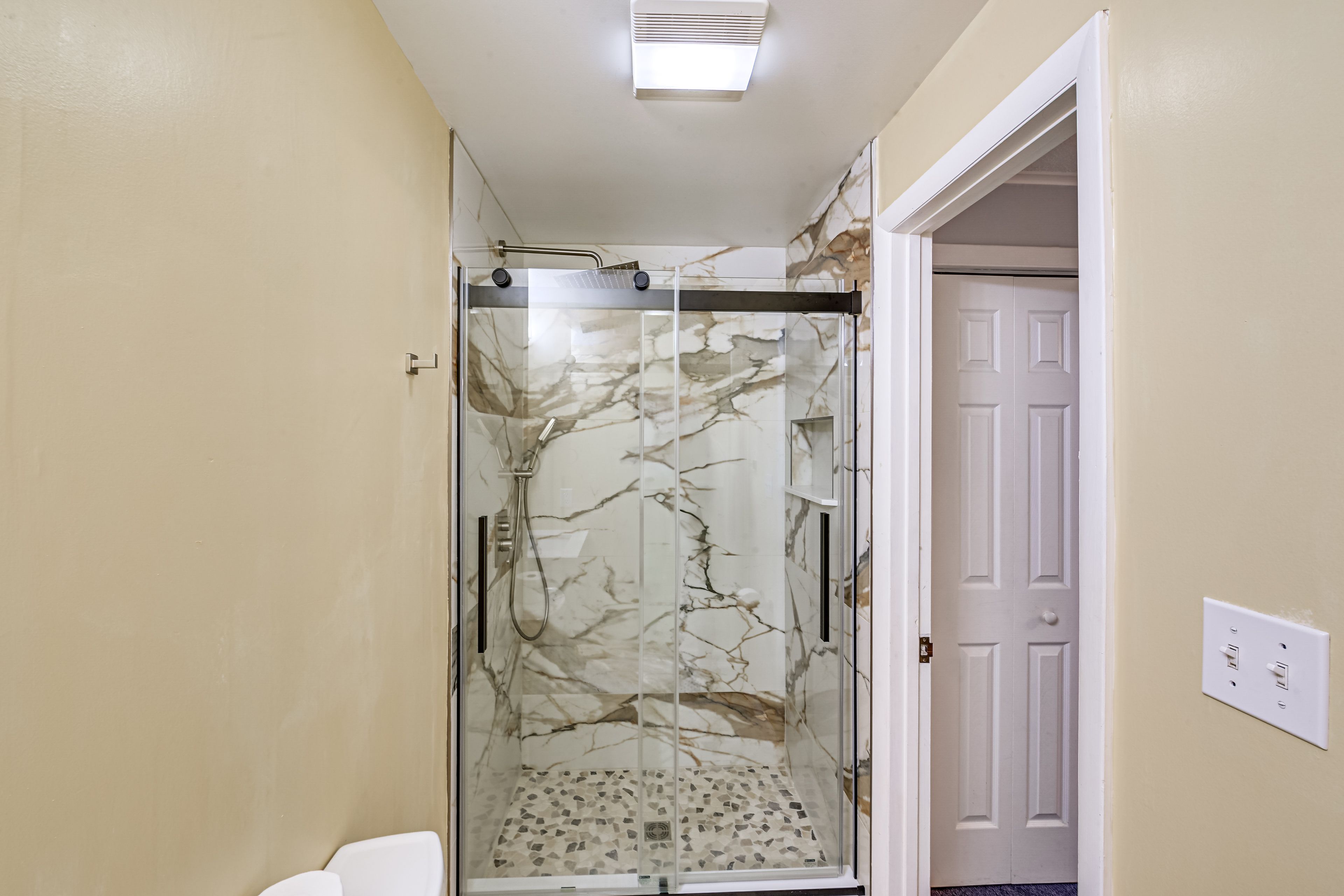 En-Suite Bathroom | Towels Provided