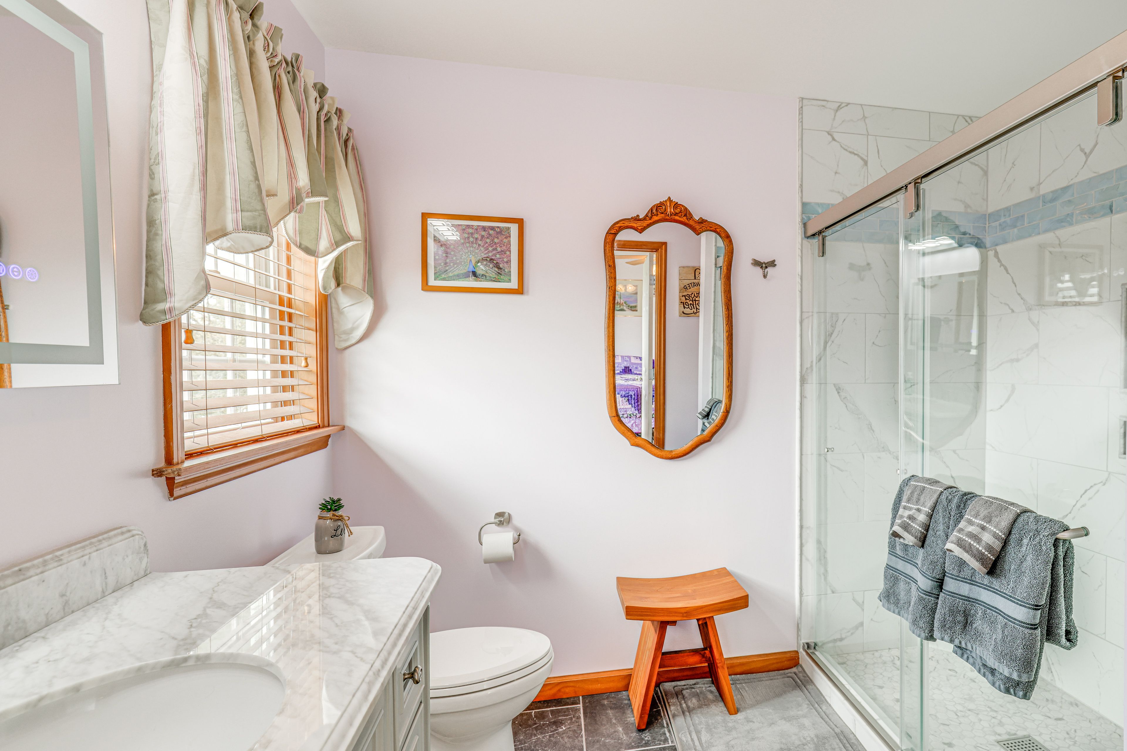 Full Bathroom | Walk-In Shower | Towels Provided