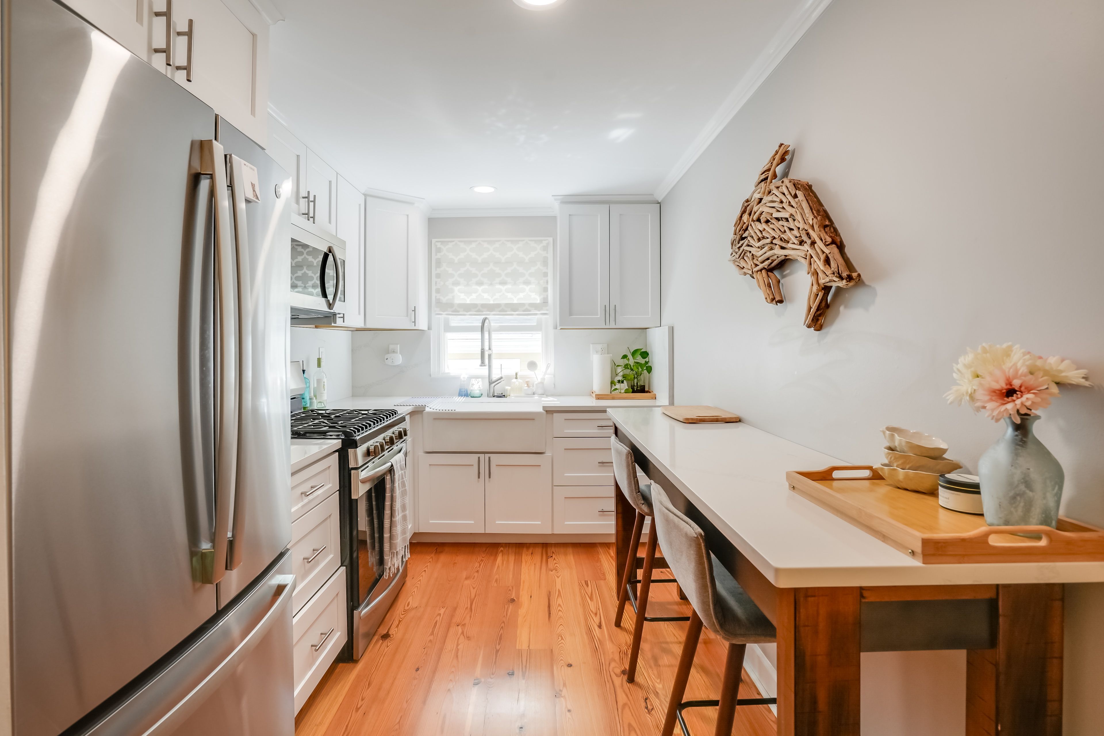 Dining Bar | Kitchen