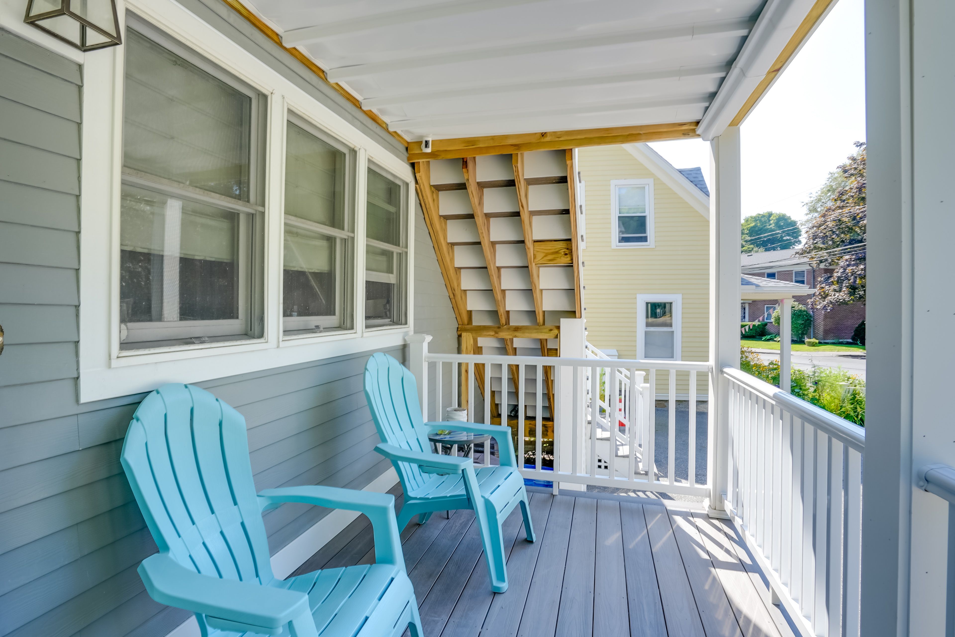Condo Exterior | Shared Front Porch