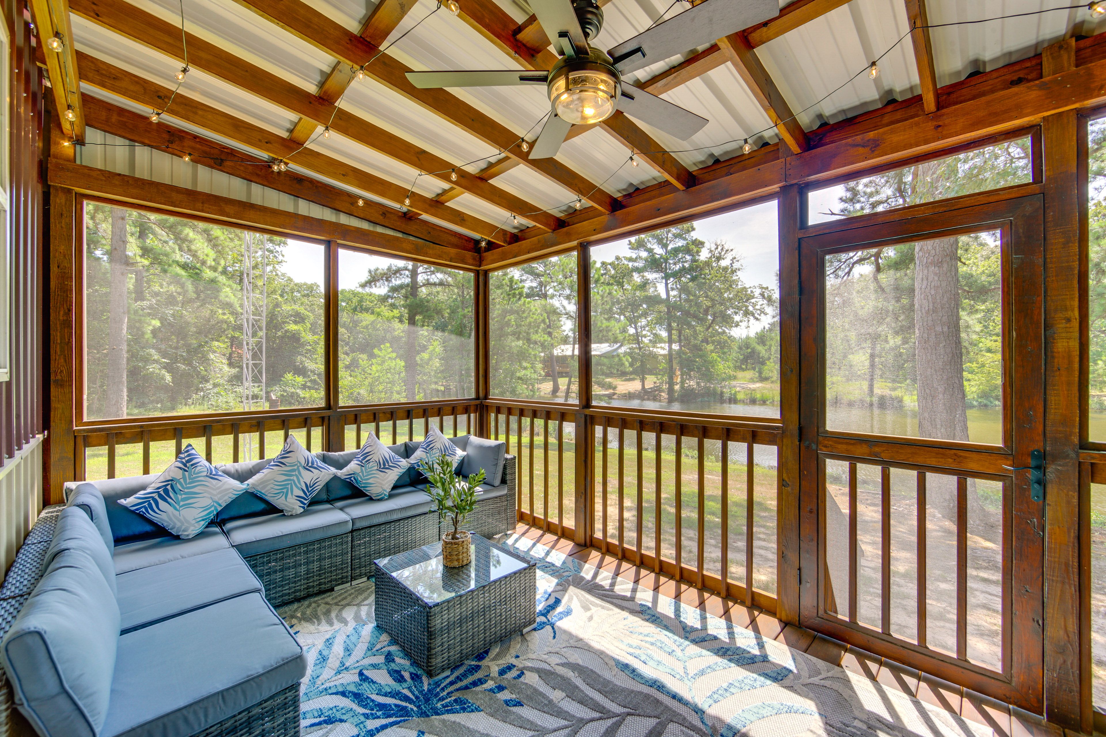 Screened Porch | Single-Story Cabin | Direct Lake Access