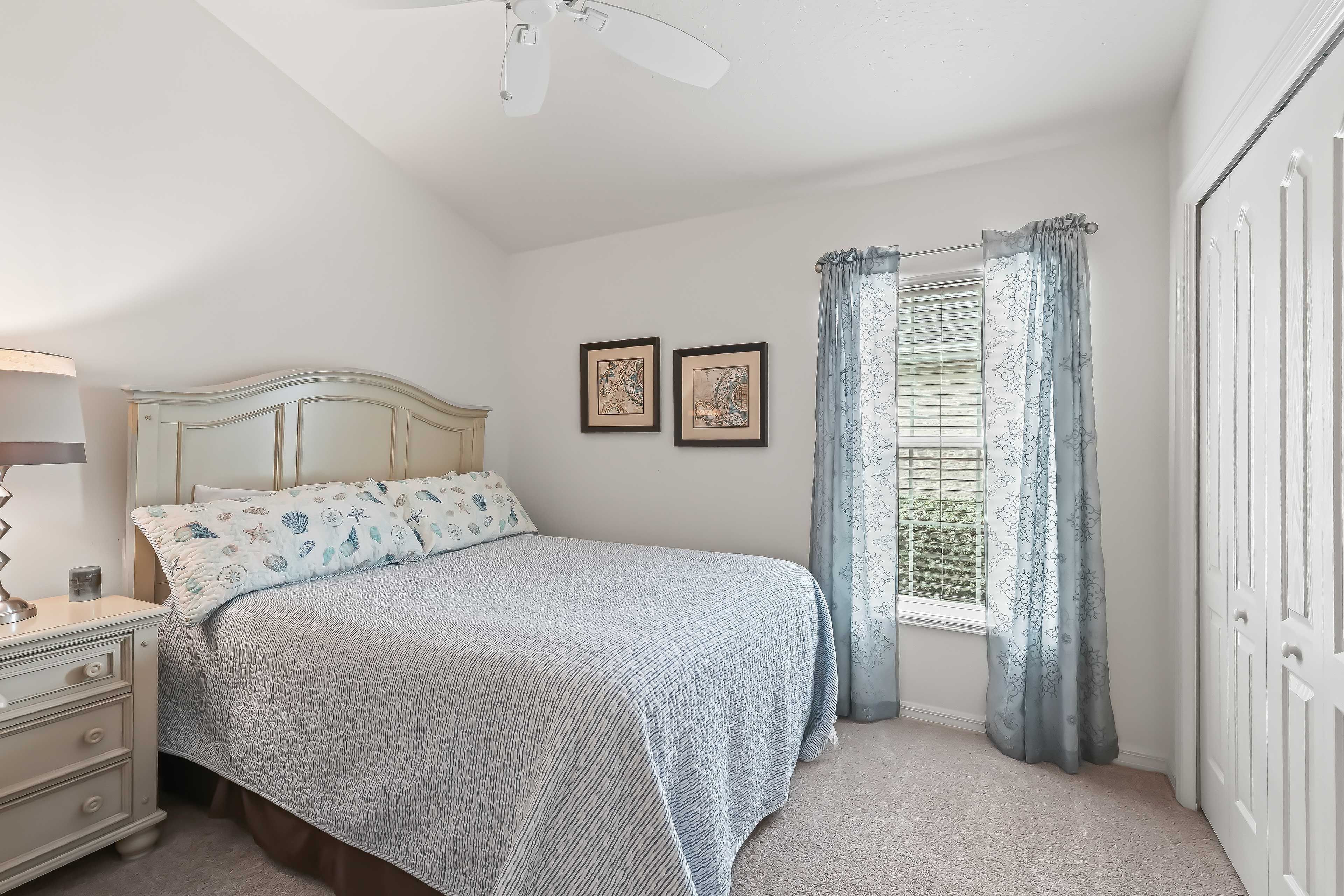 Bedroom 3 | Queen Bed