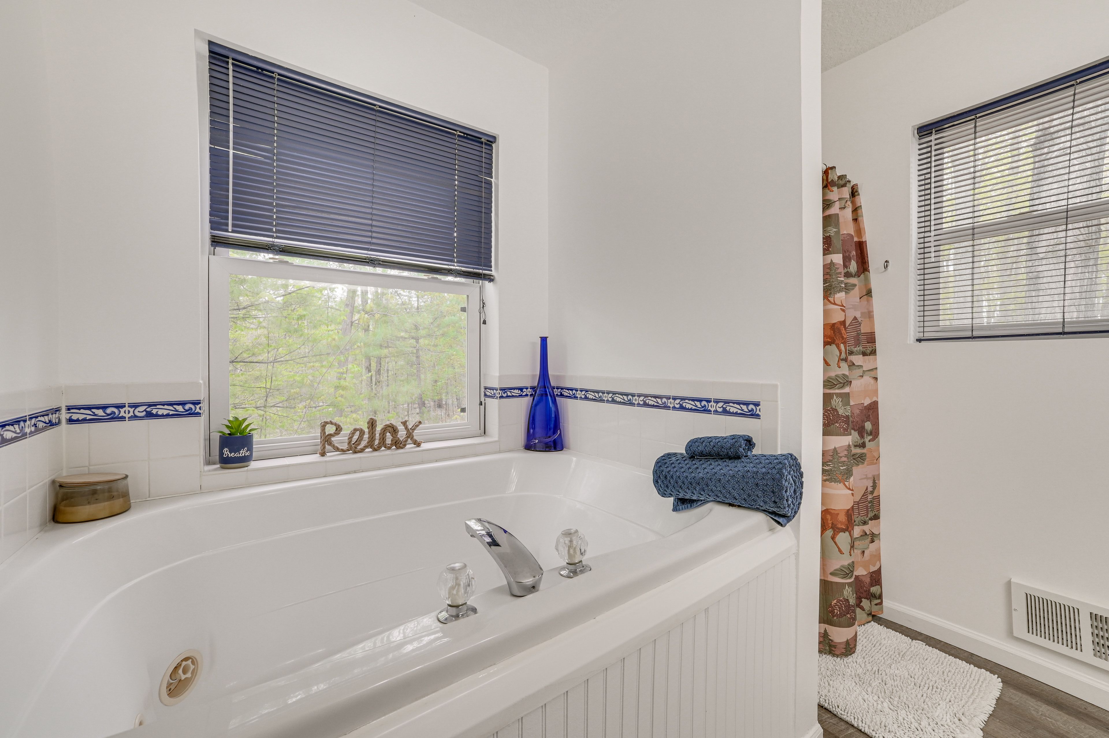 En-Suite Bathroom | 1st Floor | Complimentary Toiletries