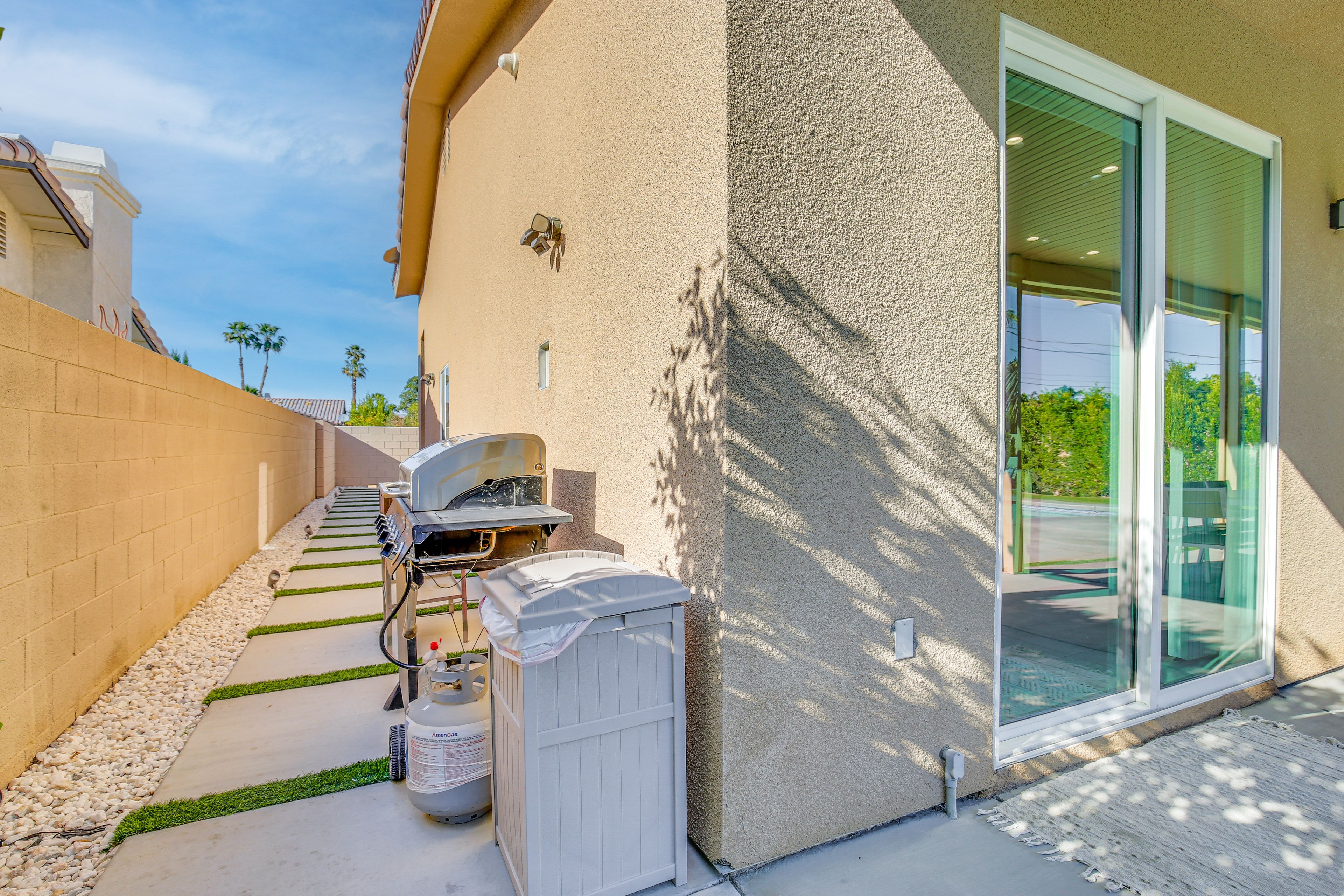 Private Backyard Area | Gas Grill | Outdoor Dining Area
